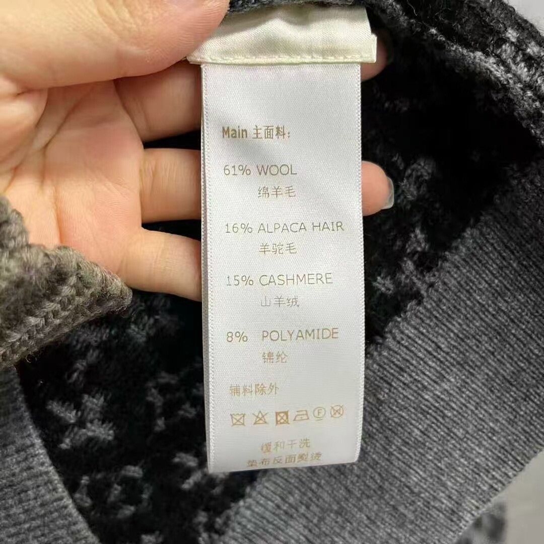 Louis Vuitton Louis Vuitton 2025 Round Neck Fleece Cardigan Size XS / US 0-2 / IT 36-38 - 4 Thumbnail