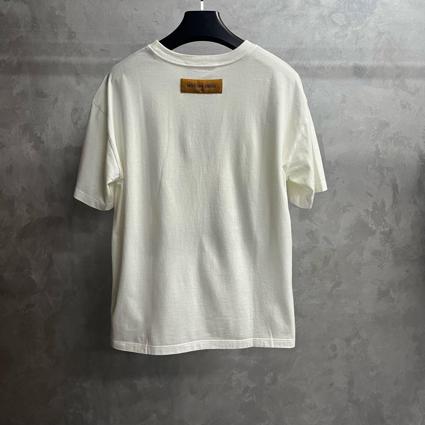 Louis Vuitton Louis Vuitton White Graffiti Short-Sleeve T-Shirt Size US L / EU 52-54 / 3 - 2 Thumbnail