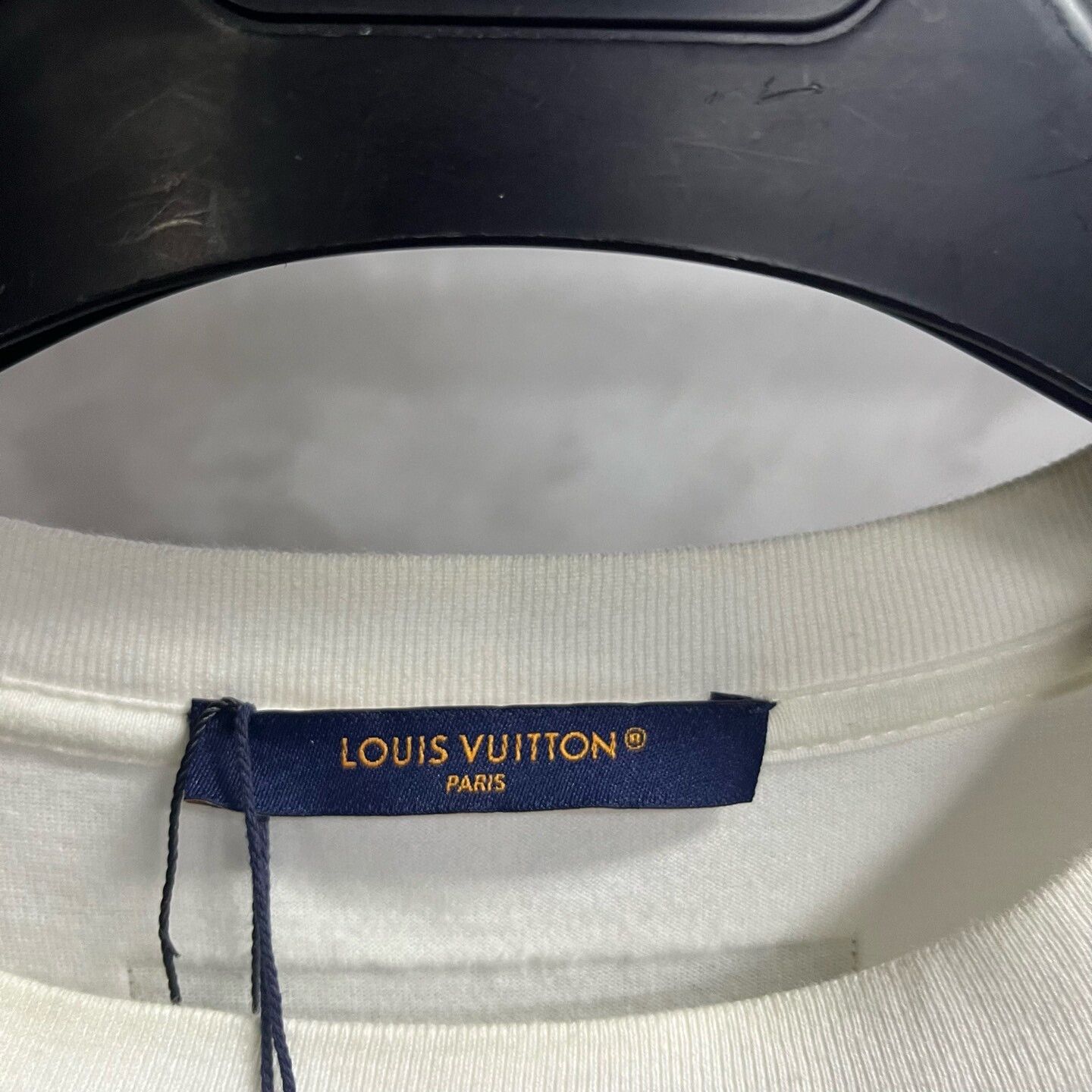 Louis Vuitton Louis Vuitton White Graffiti Short-Sleeve T-Shirt Size US L / EU 52-54 / 3 - 3 Thumbnail