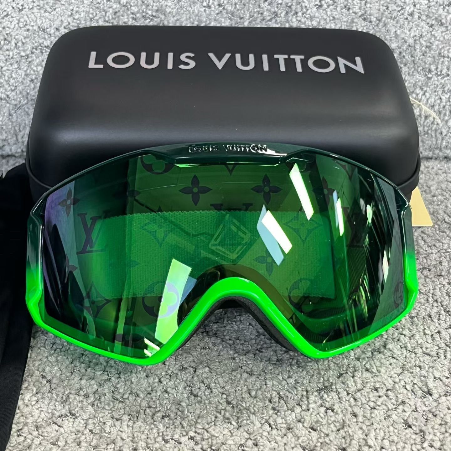 Louis Vuitton Louis Vuitton Green Ski Goggles Size ONE SIZE - 2 Thumbnail