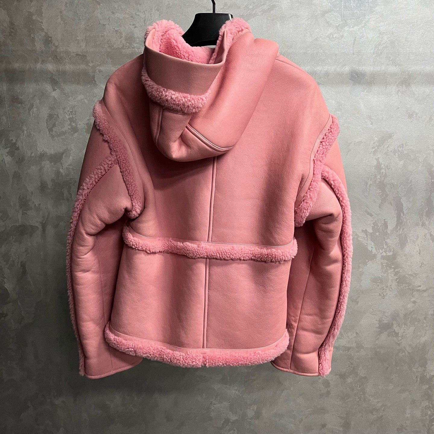 Louis Vuitton Louis Vuitton Pink Fur Jacket Size S / US 4 / IT 40 - 2 Thumbnail