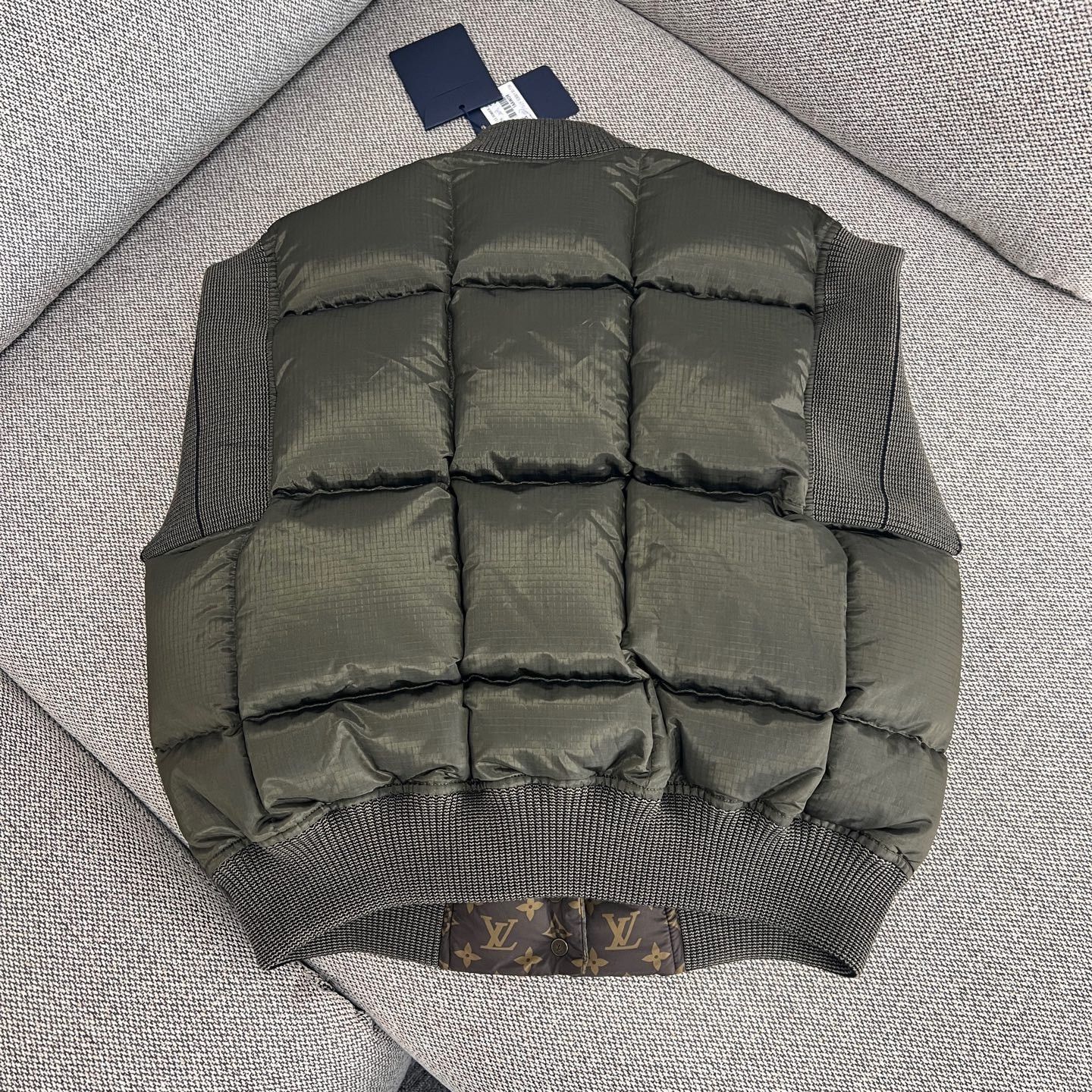 Louis Vuitton Louis Vuitton Solid Down Vest Size S / US 4 / IT 40 - 2 Thumbnail