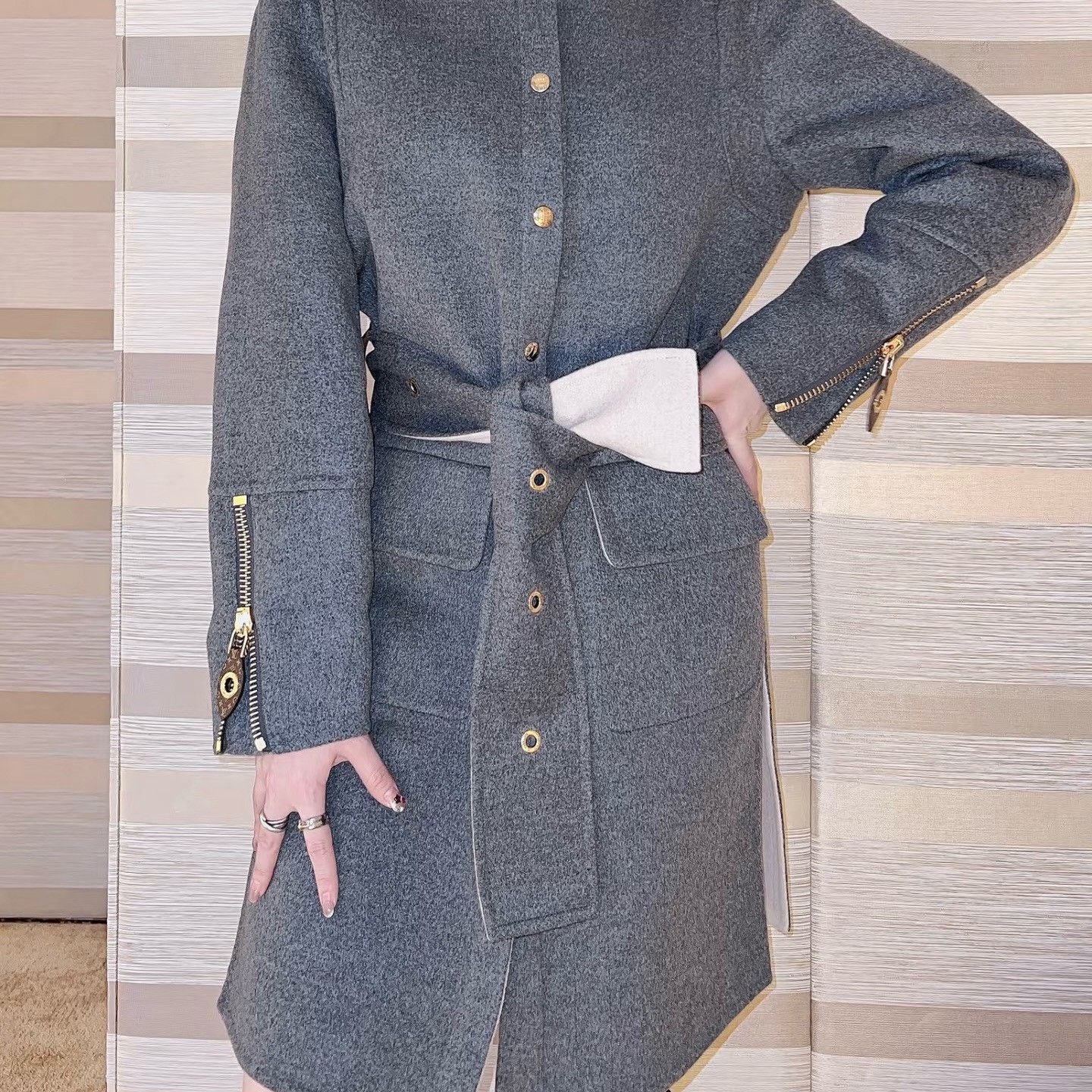 Louis Vuitton Louis Vuitton Gray Cashmere Tie Coat Size S / US 4 / IT 40 - 7 Thumbnail