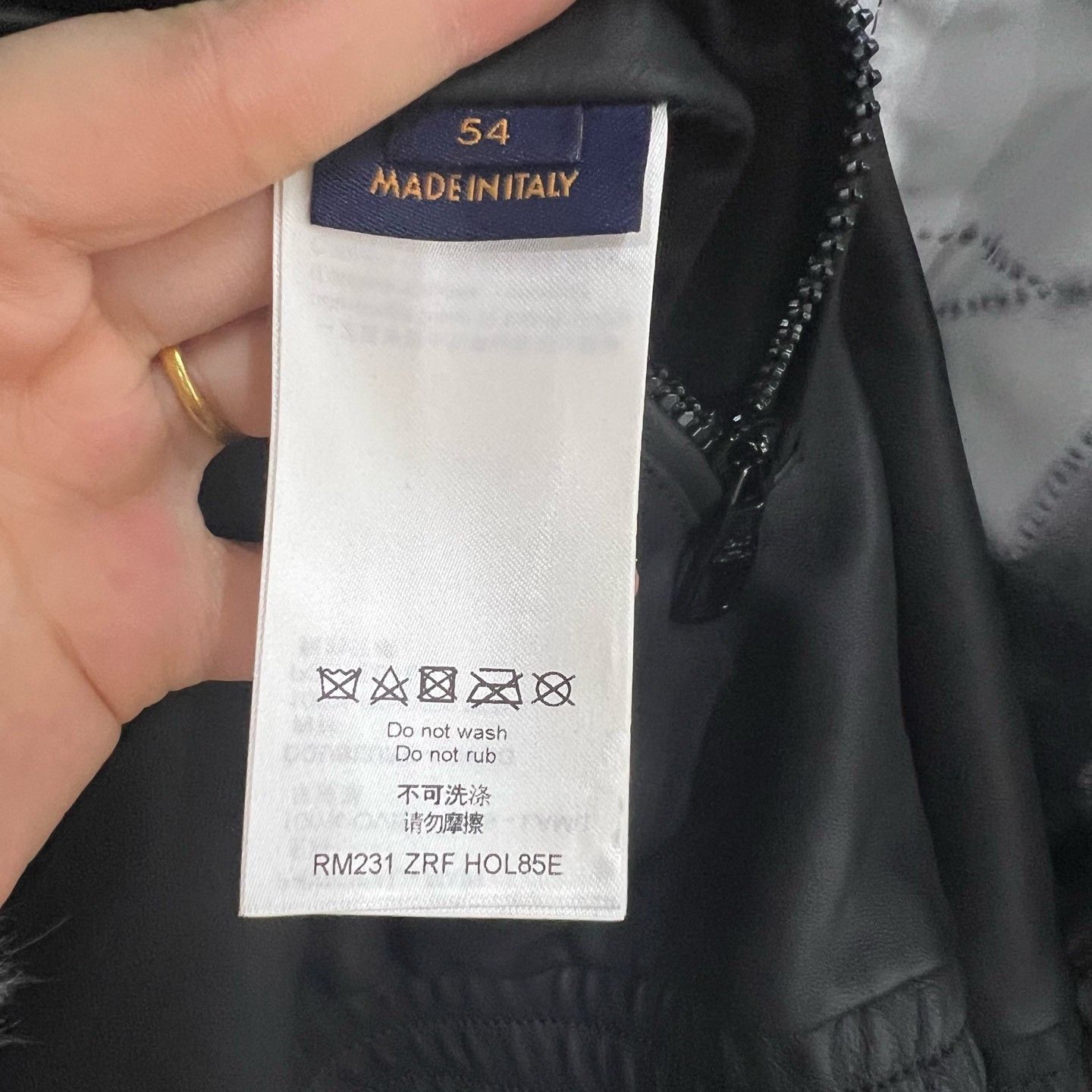 Louis Vuitton Louis Vuitton Black Logo Reversible Leather Jacket Size US L / EU 52-54 / 3 - 4 Thumbnail