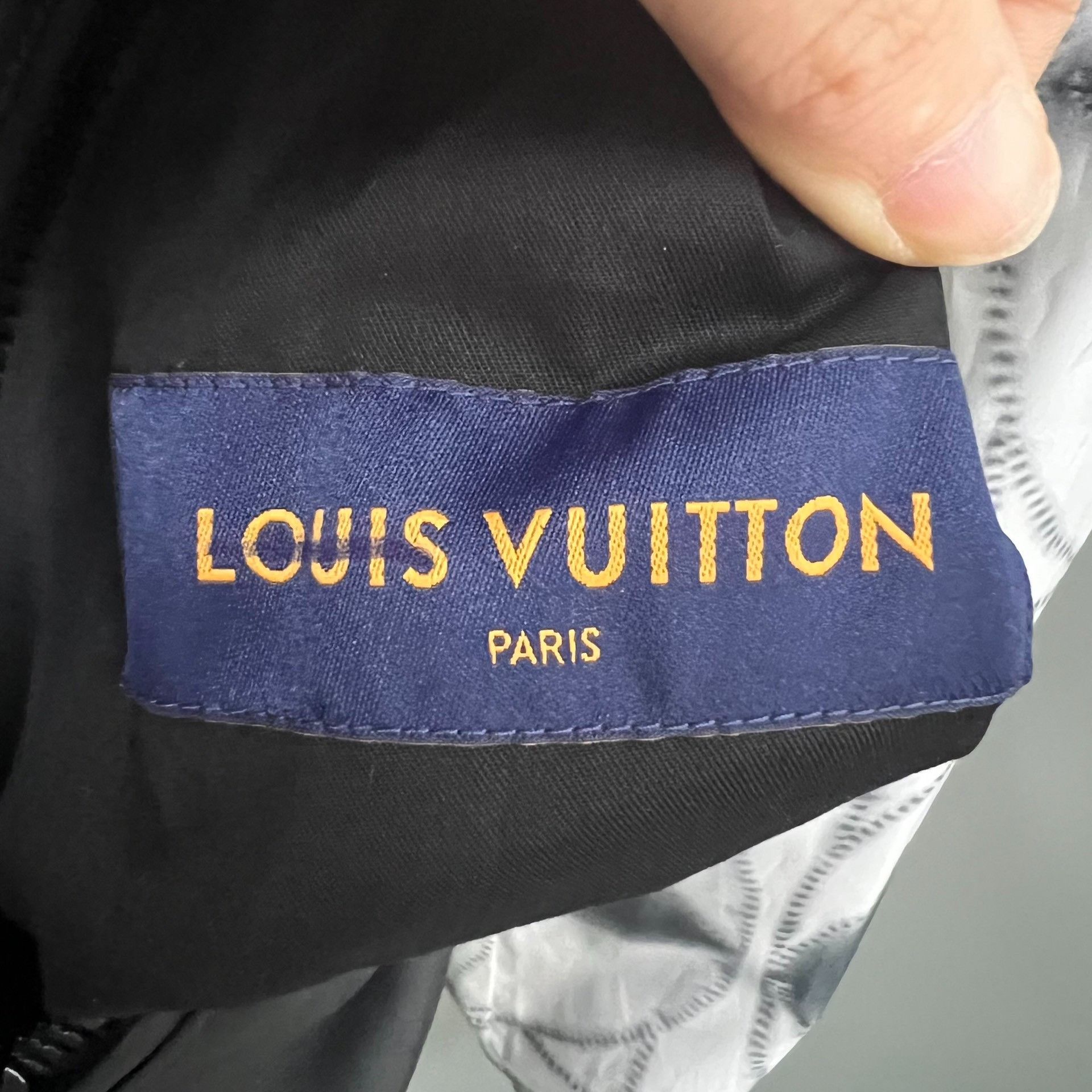 Louis Vuitton Louis Vuitton Black Logo Reversible Leather Jacket Size US L / EU 52-54 / 3 - 5 Thumbnail