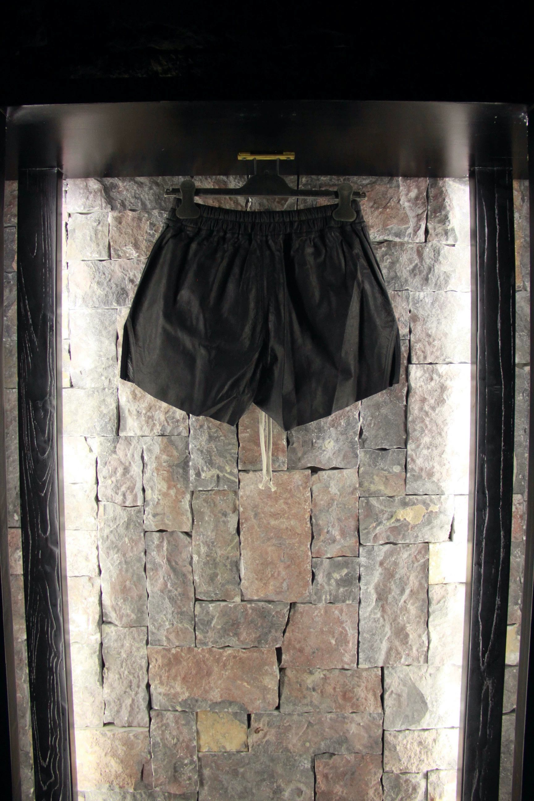 Rick Owens Rick Owens Black Shorts Men 32 Size US 32 / EU 48 - 2 Thumbnail