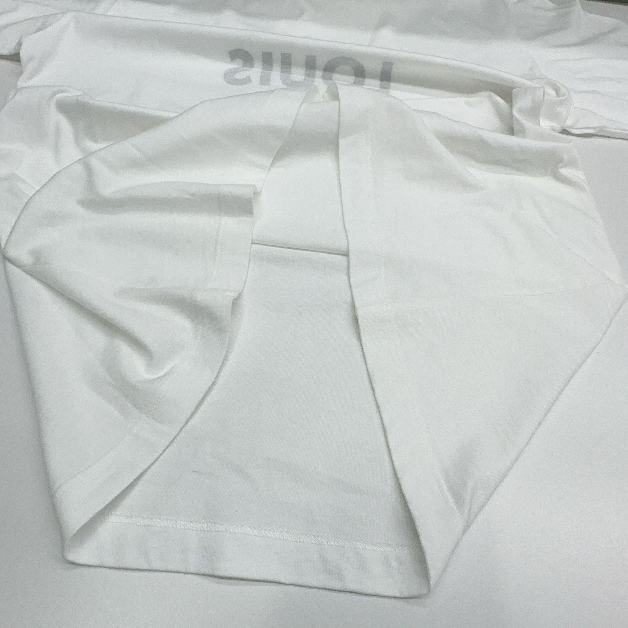 Louis Vuitton Louis Vuitton Chain Detail Logo T-Shirt Size XL Size XL / US 12-14 / IT 48-50 - 6 Thumbnail