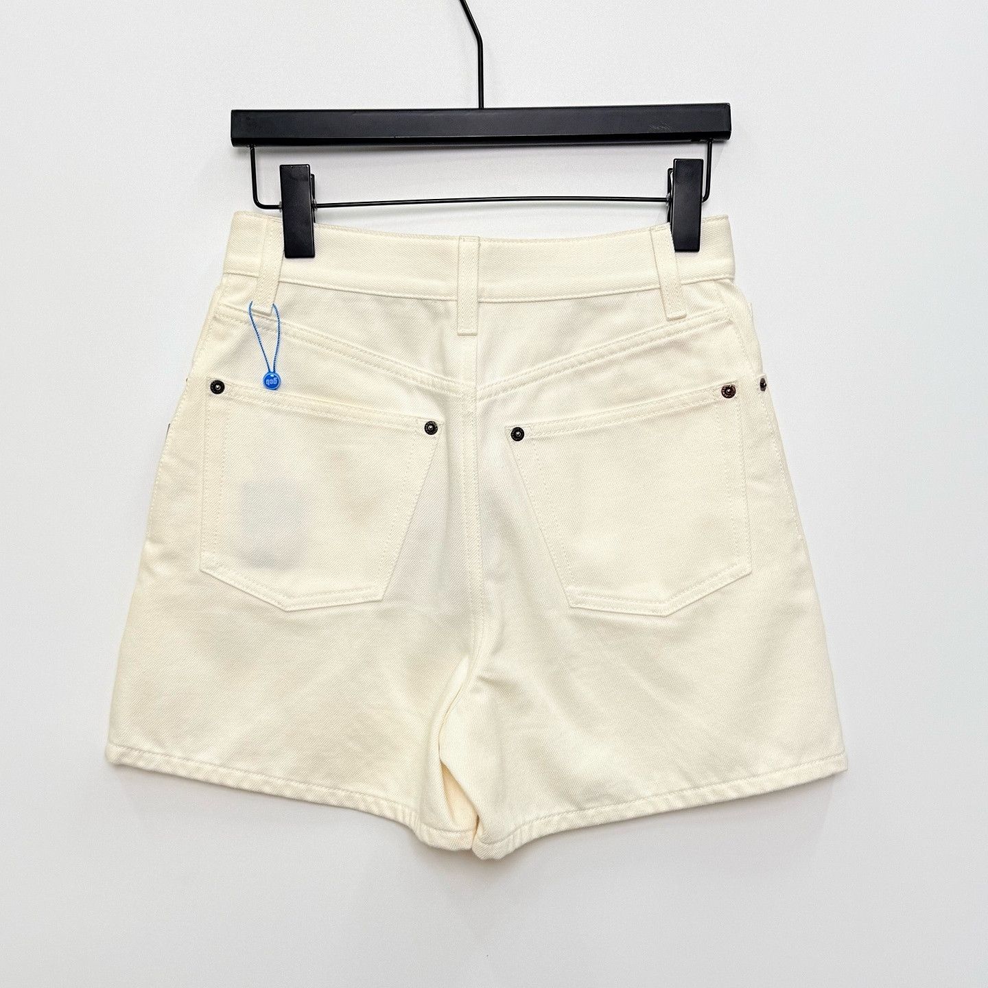 Louis Vuitton Louis Vuitton Monogram Patch White Shorts Size 34 Size 25" / US 0 / IT 36 - 2 Thumbnail