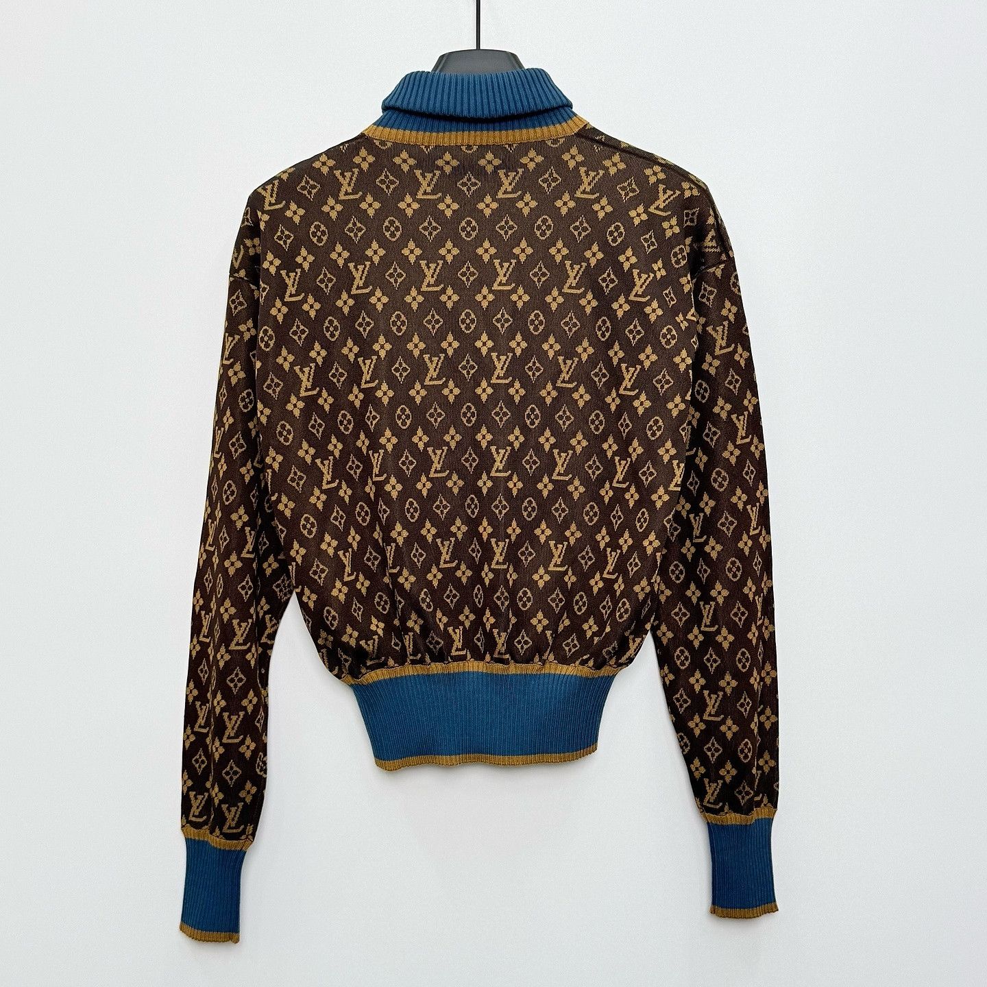 Louis Vuitton Louis Vuitton Monogram Turtleneck Sweater Size XS Size XS / US 0-2 / IT 36-38 - 2 Thumbnail