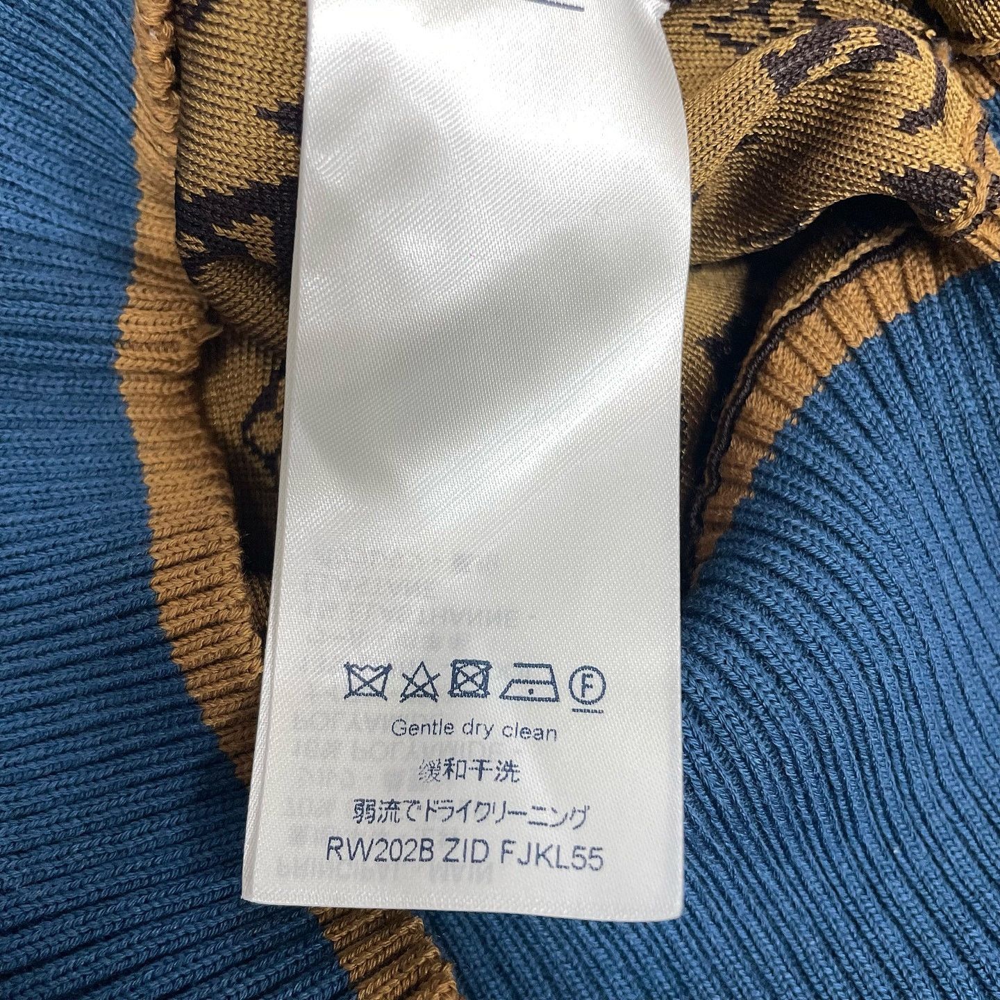 Louis Vuitton Louis Vuitton Monogram Turtleneck Sweater Size XS Size XS / US 0-2 / IT 36-38 - 4 Thumbnail