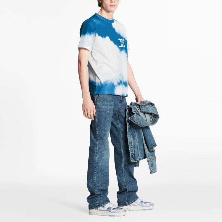 Louis Vuitton Louis Vuitton Cloud Print T-Shirt Size XL Size US XL / EU 56 / 4 - 6 Thumbnail