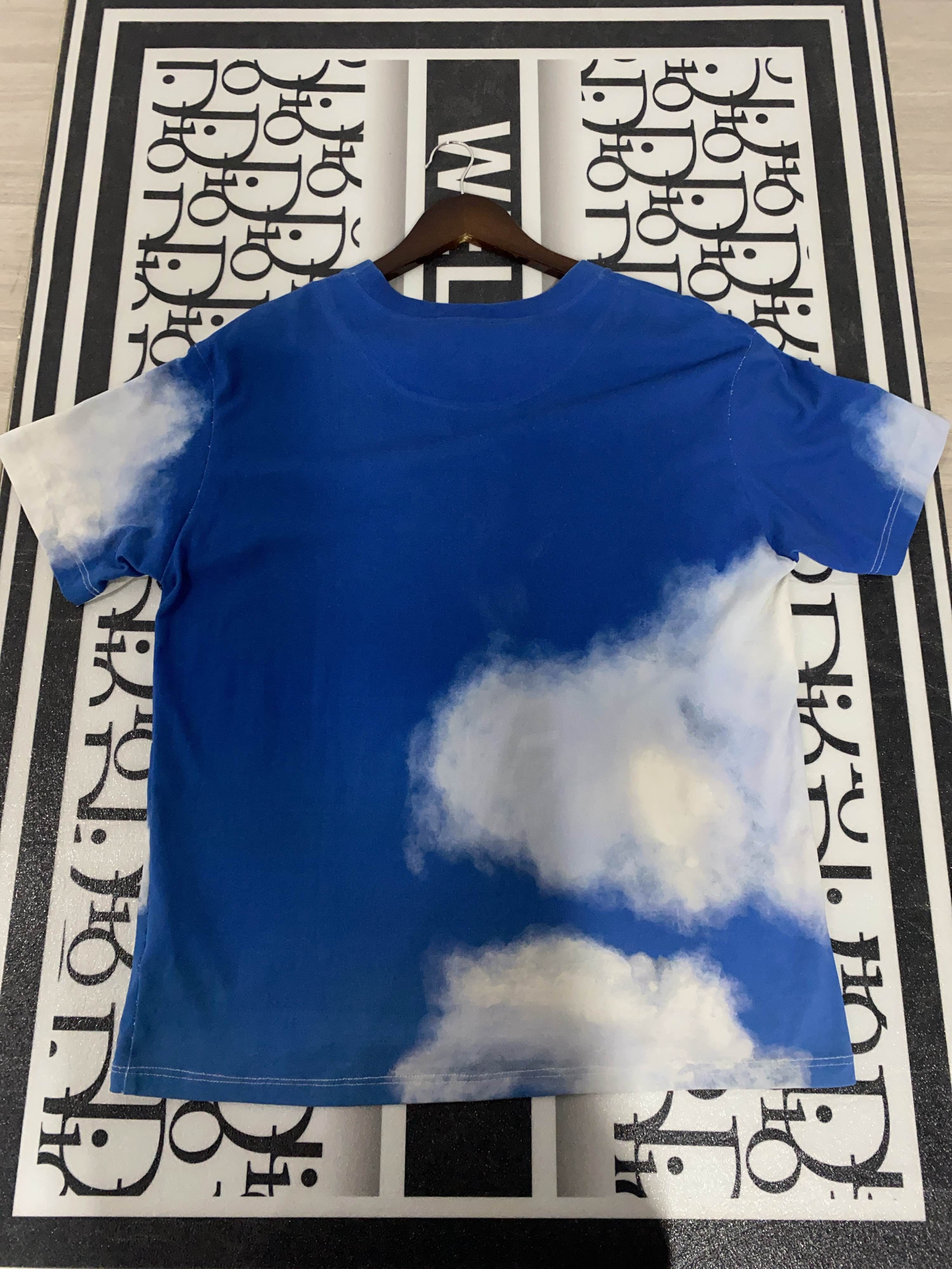 Louis Vuitton Louis Vuitton Cloud Print T-Shirt Size XL Size US XL / EU 56 / 4 - 2 Thumbnail