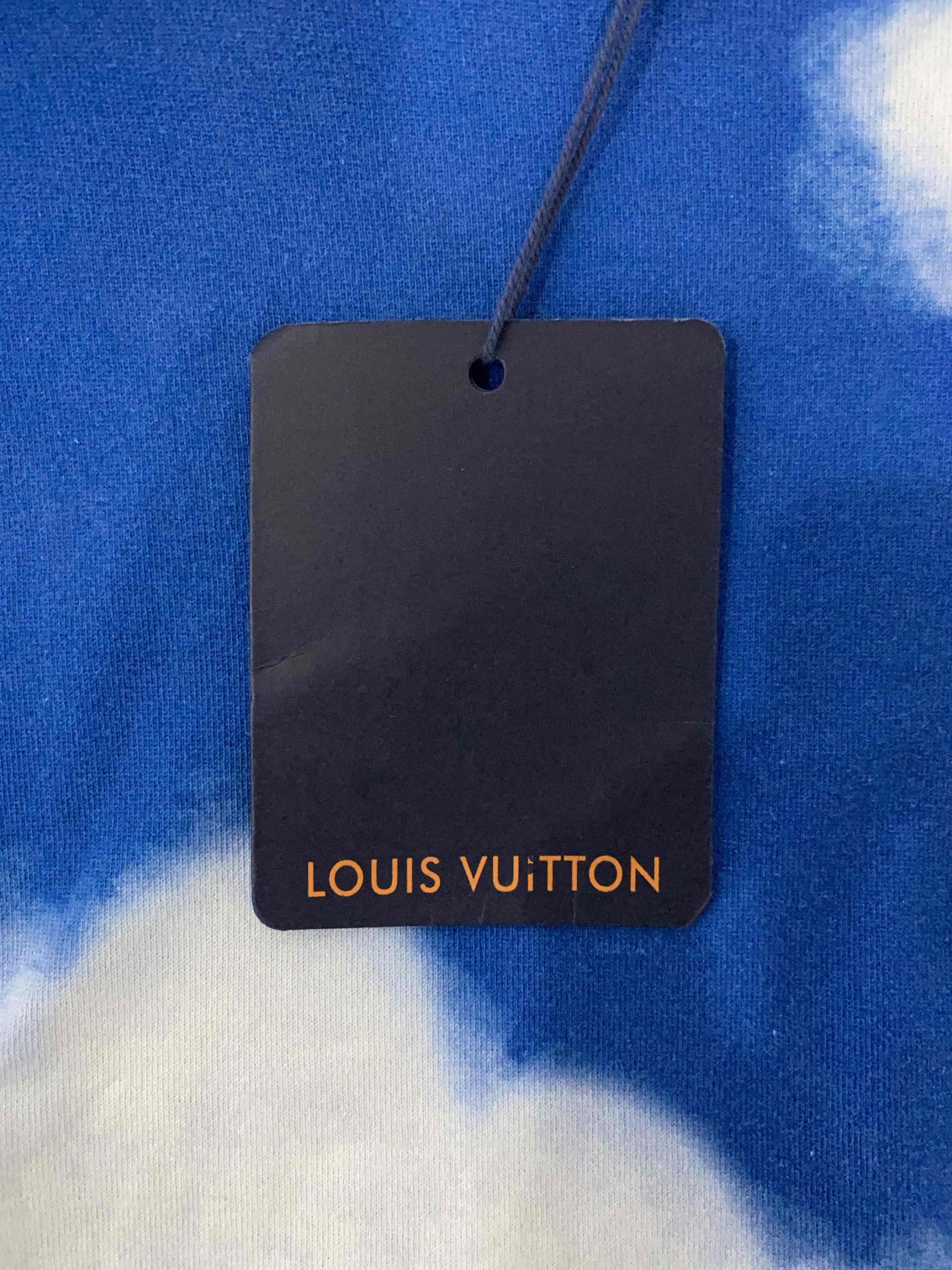 Louis Vuitton Louis Vuitton Cloud Print T-Shirt Size XL Size US XL / EU 56 / 4 - 5 Thumbnail