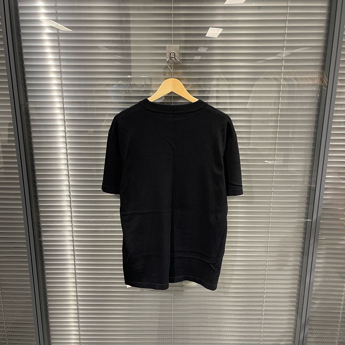 Louis Vuitton Louis Vuitton Logo Embroidery T-Shirt Size L Size US L / EU 52-54 / 3 - 2 Thumbnail