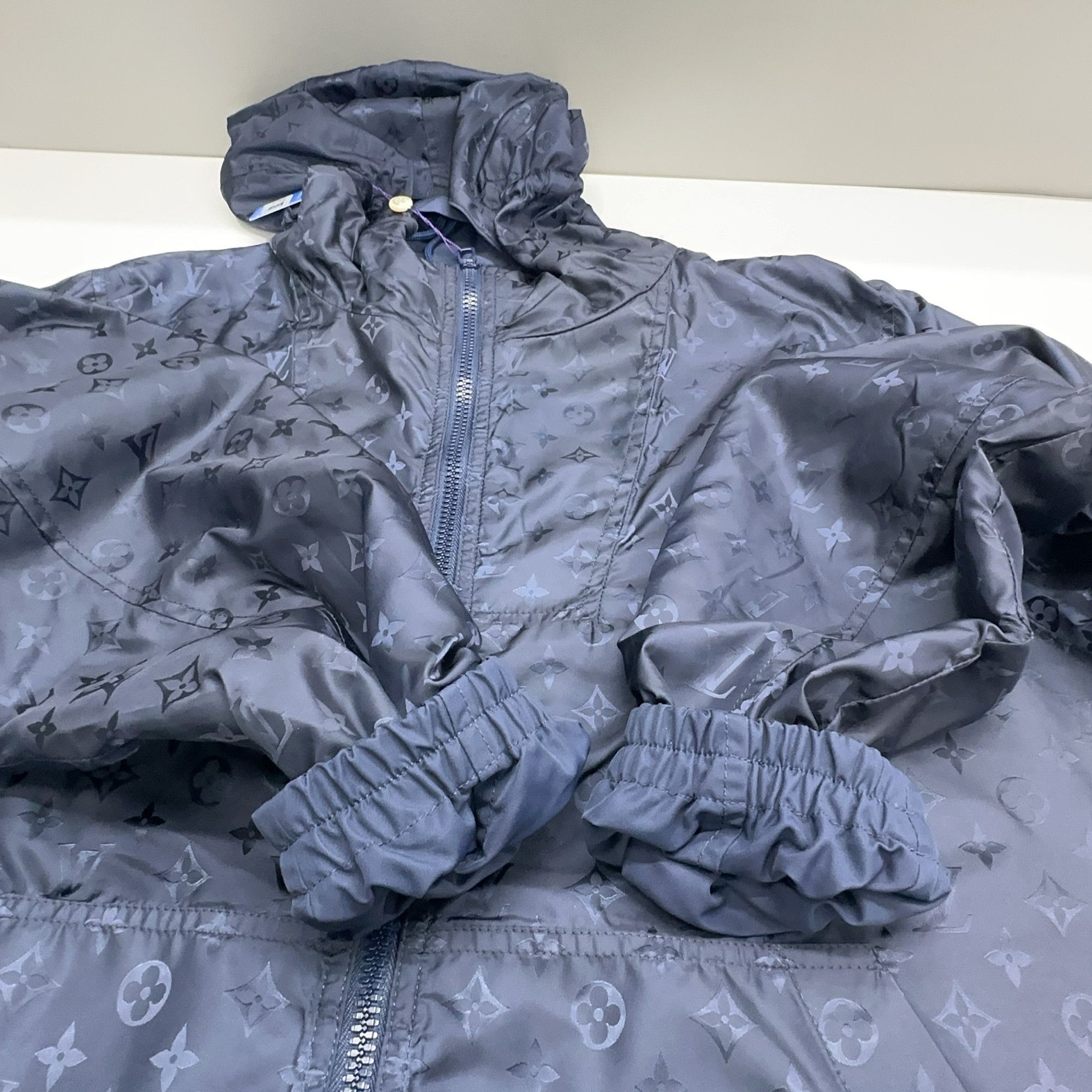Louis Vuitton Louis Vuitton Monogram Hooded Windbreaker Size M Size US M / EU 48-50 / 2 - 14 Thumbnail