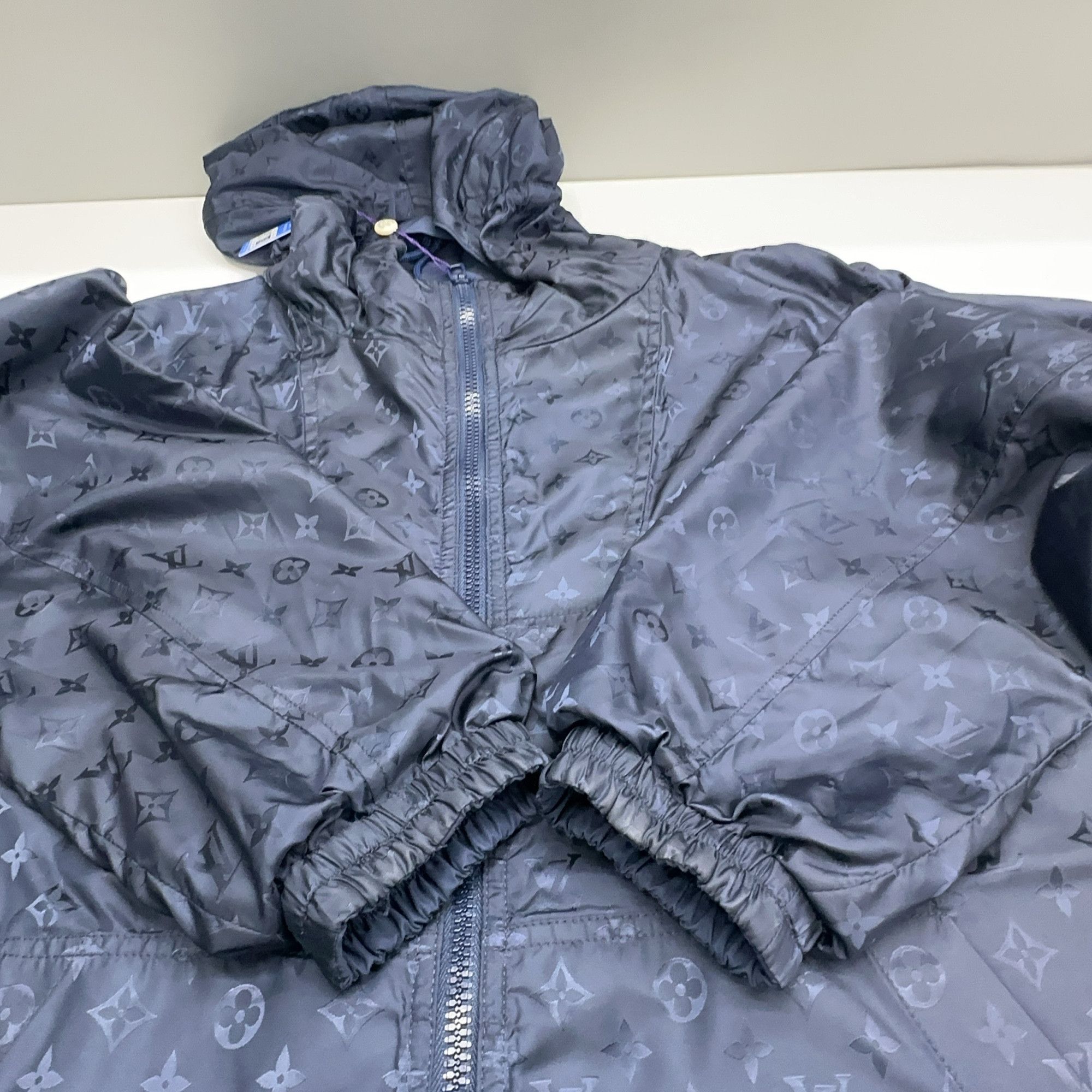 Louis Vuitton Louis Vuitton Monogram Hooded Windbreaker Size M Size US M / EU 48-50 / 2 - 13 Thumbnail