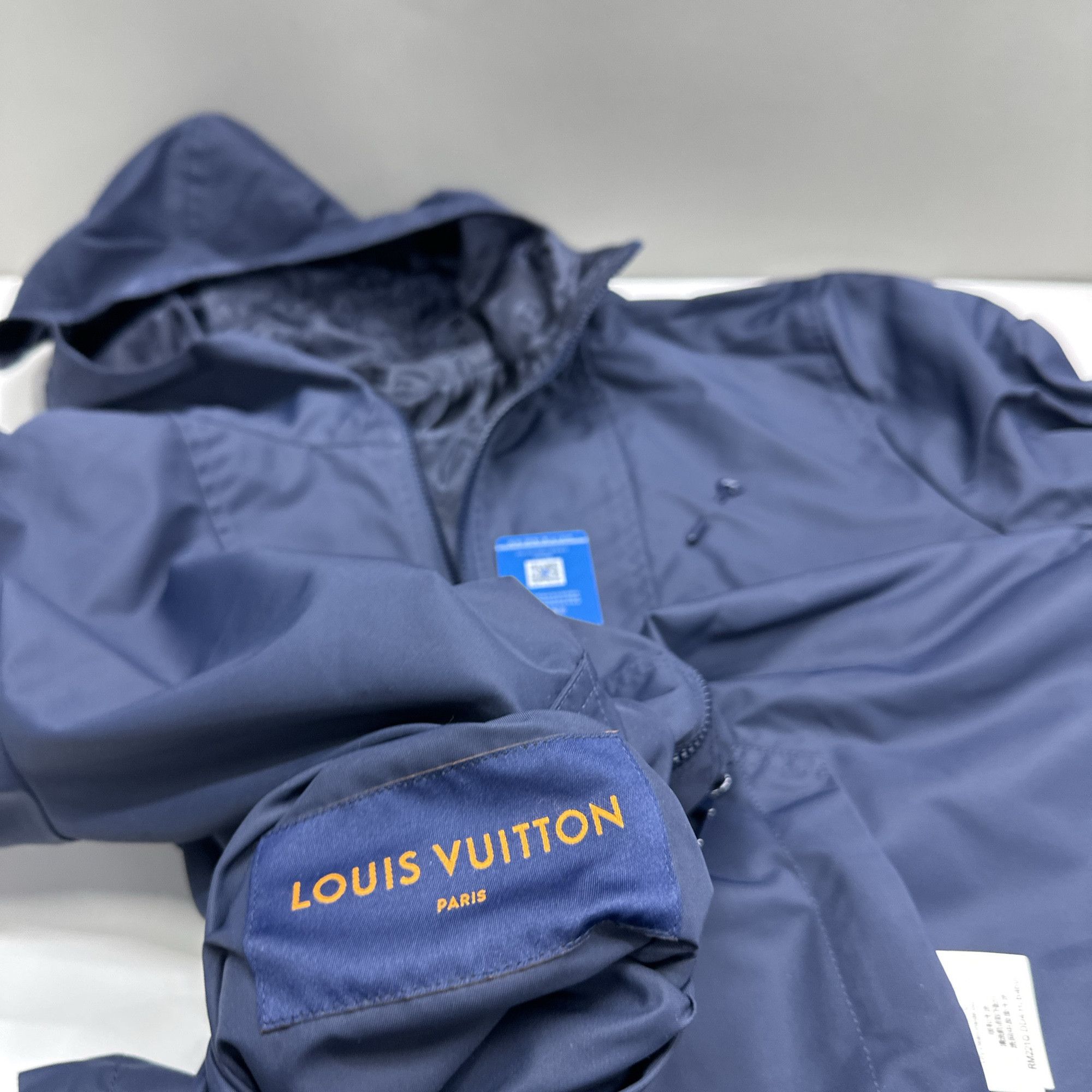 Louis Vuitton Louis Vuitton Monogram Hooded Windbreaker Size M Size US M / EU 48-50 / 2 - 6 Thumbnail