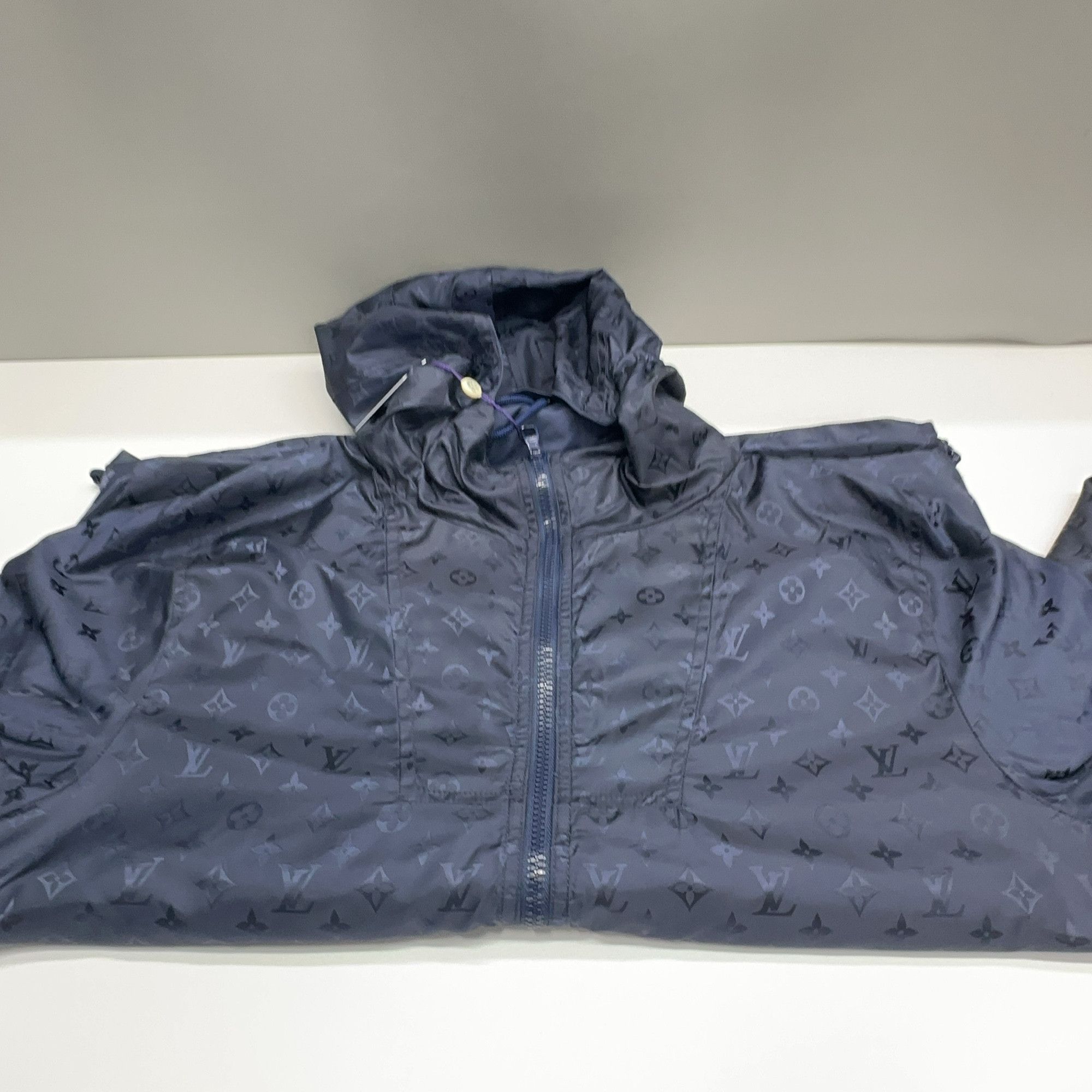 Louis Vuitton Louis Vuitton Monogram Hooded Windbreaker Size M Size US M / EU 48-50 / 2 - 10 Thumbnail