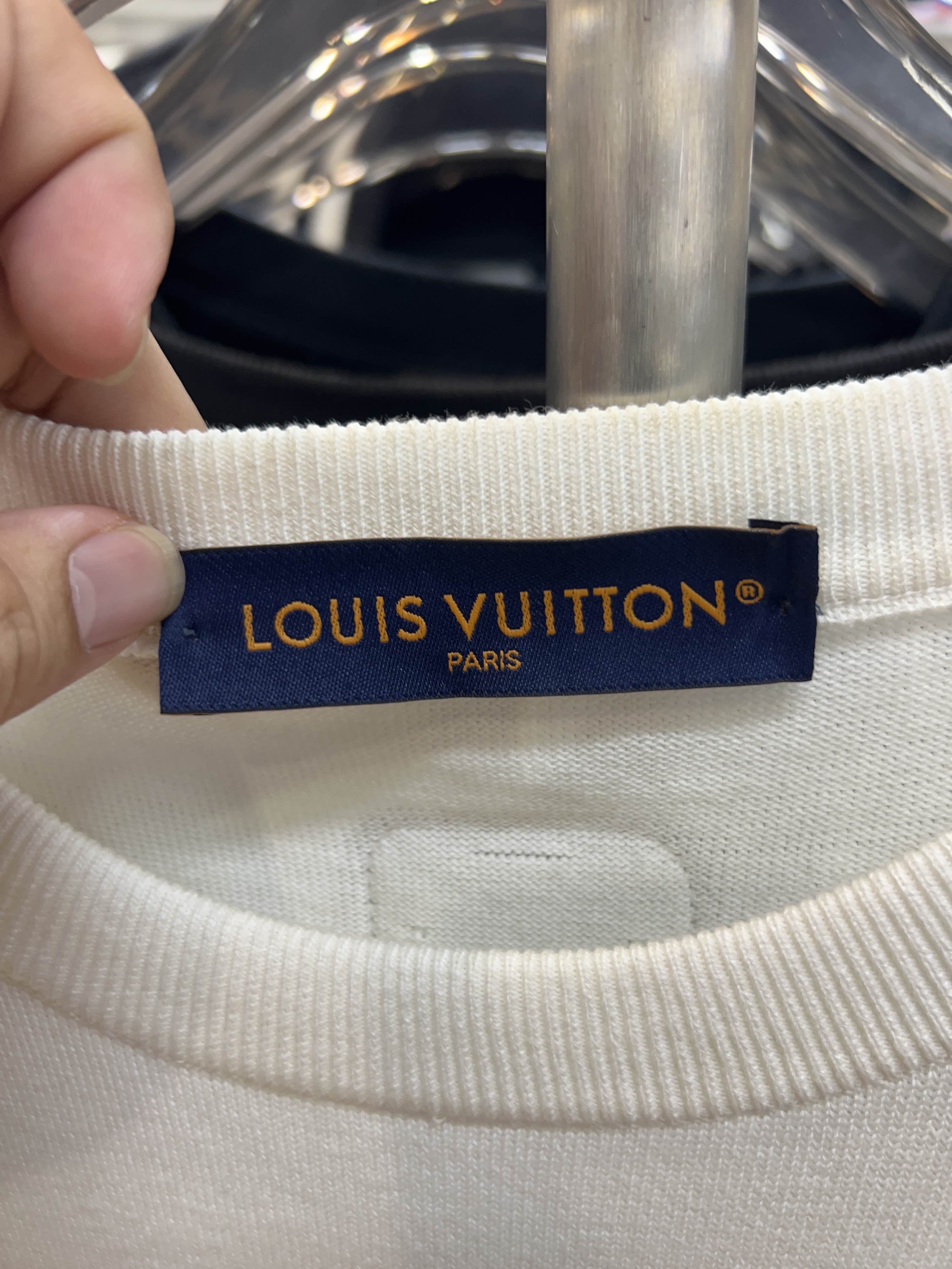 Louis Vuitton Louis Vuitton Leather Patch T-Shirt Size XXL Size US XXL / EU 58 / 5 - 3 Thumbnail