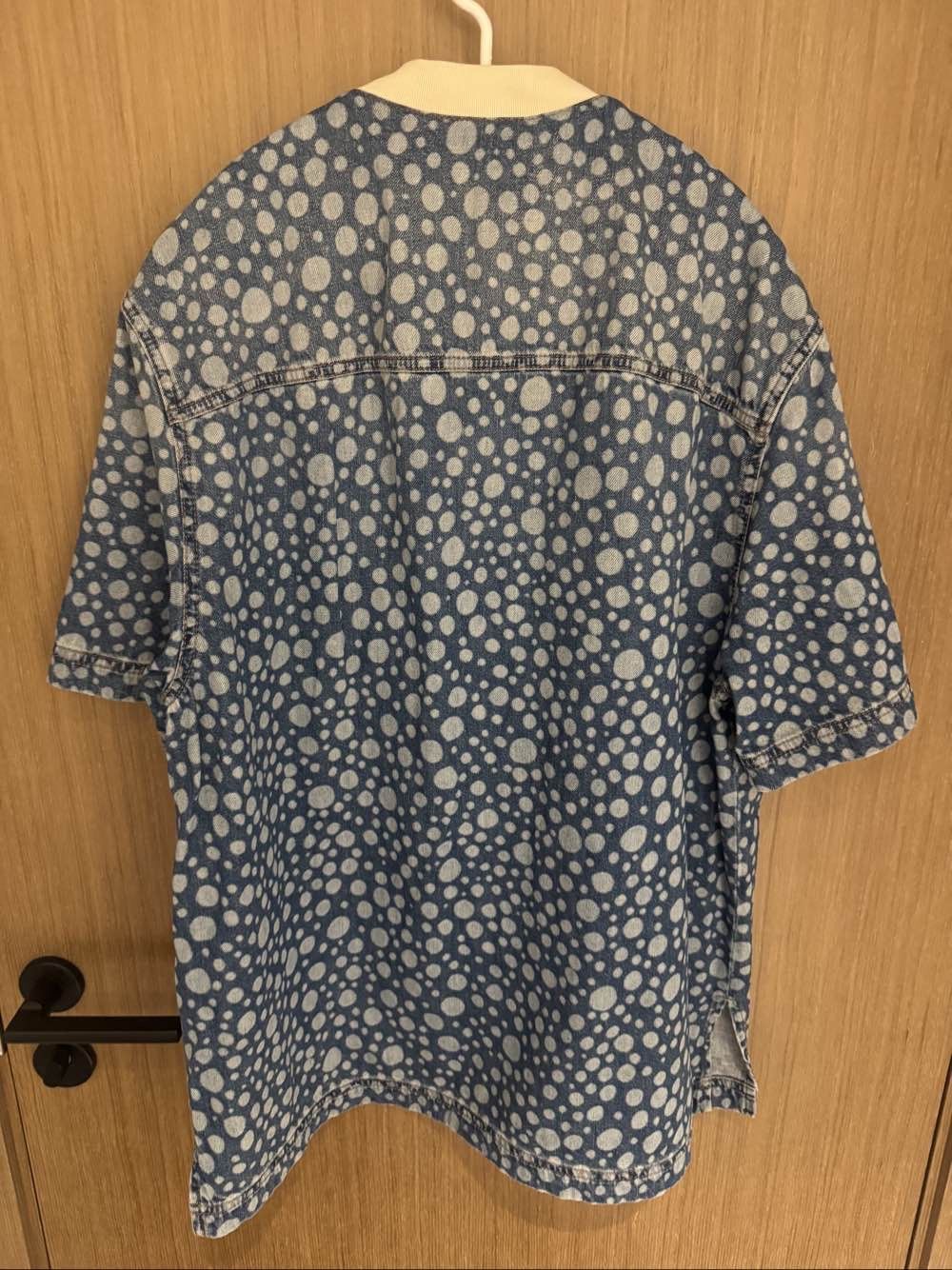 Louis Vuitton Louis Vuitton x Yayoi Kusama Polka Dot Denim Shirt Size M Size US M / EU 48-50 / 2 - 2 Thumbnail