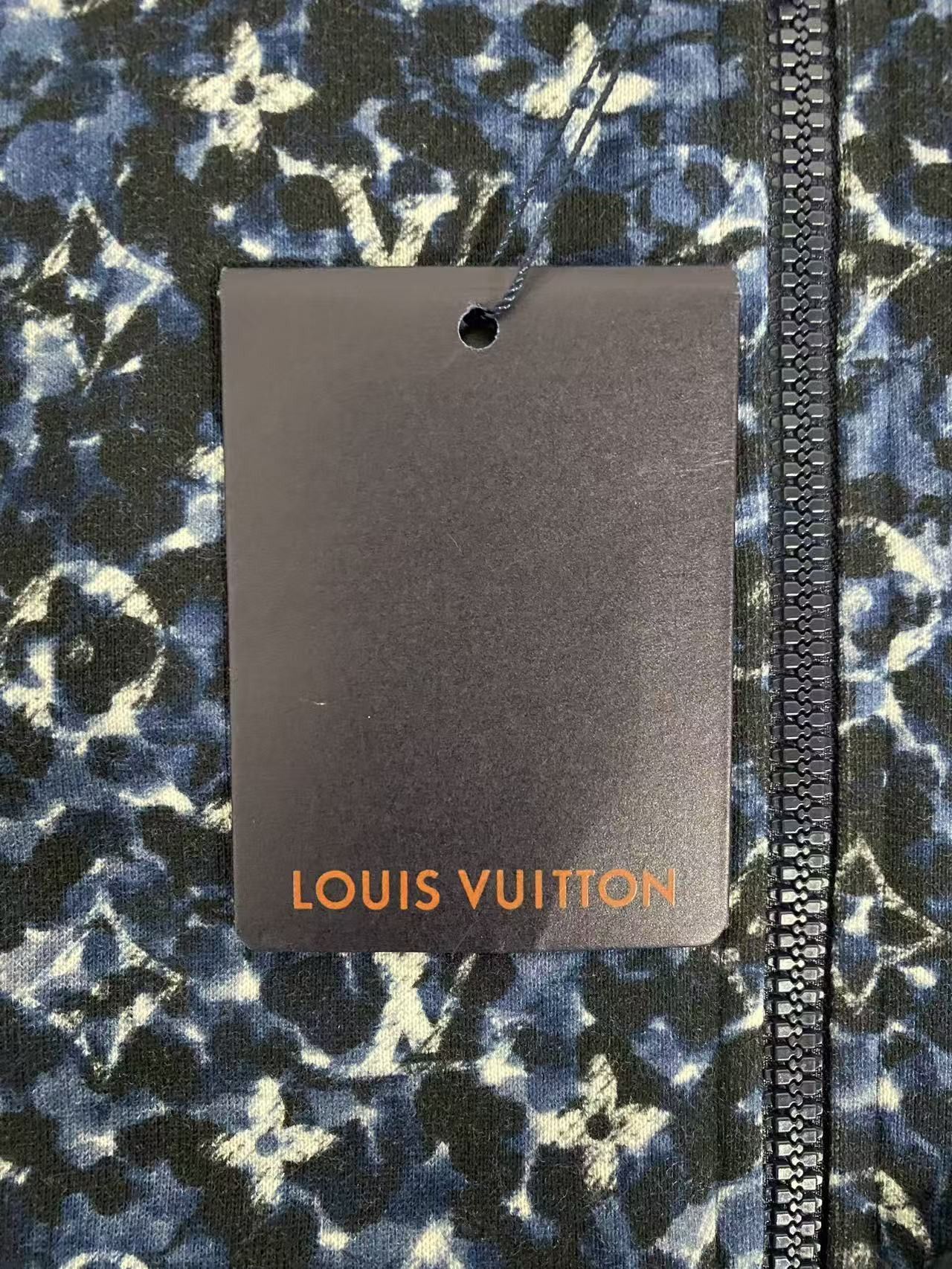 Louis Vuitton Louis Vuitton Monogram Zip Hoodie Size S Size US S / EU 44-46 / 1 - 5 Thumbnail