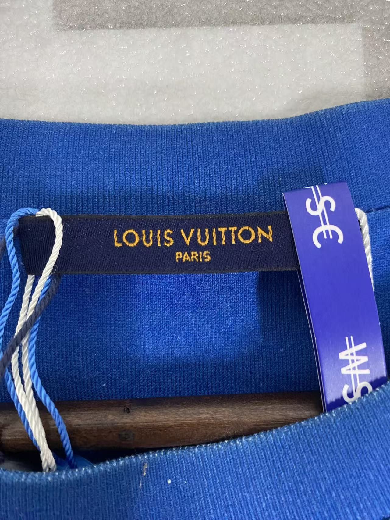Louis Vuitton Louis Vuitton Heaven on Earth Clouds T-Shirt Size XL Size US XL / EU 56 / 4 - 3 Thumbnail
