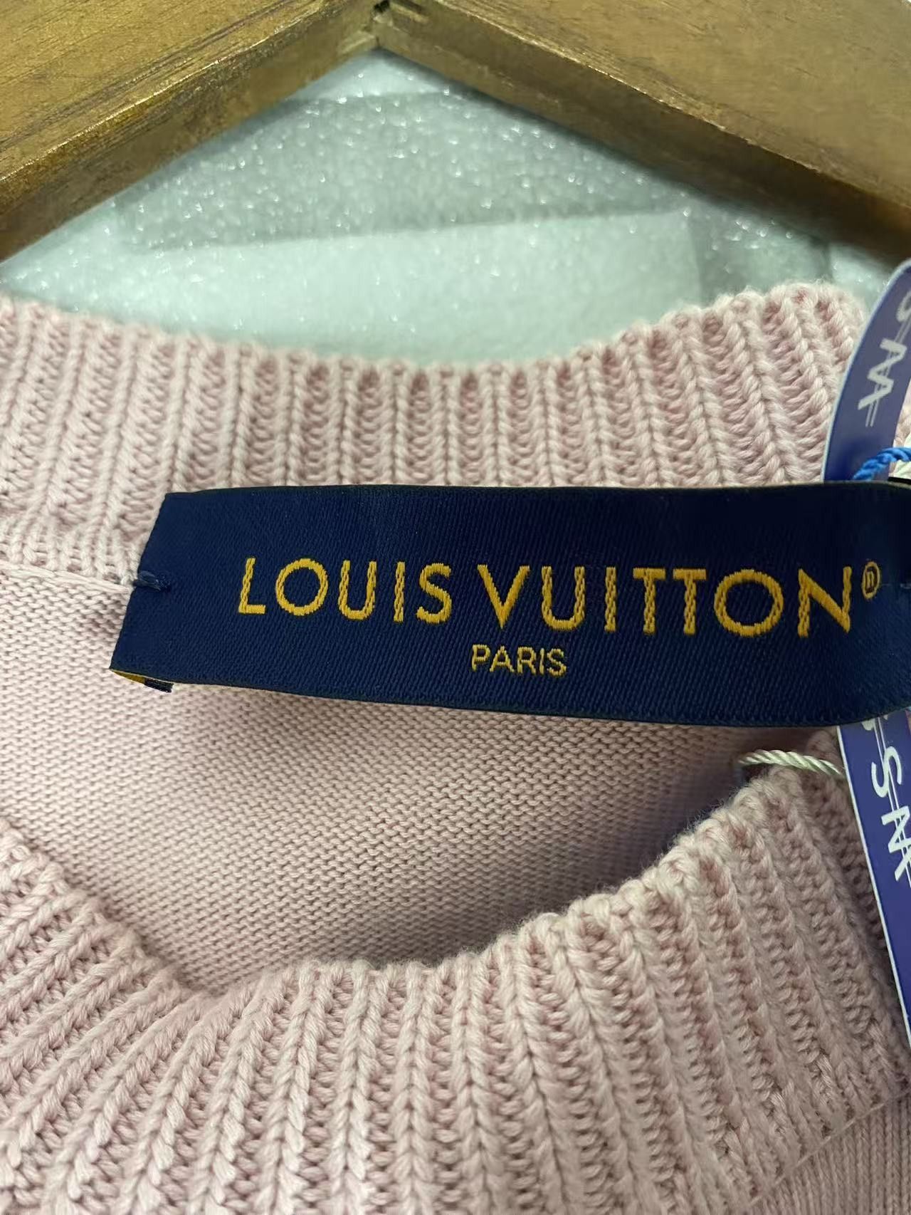 Louis Vuitton Louis Vuitton Embroidered Logo T-Shirt Size M Size US M / EU 48-50 / 2 - 3 Thumbnail