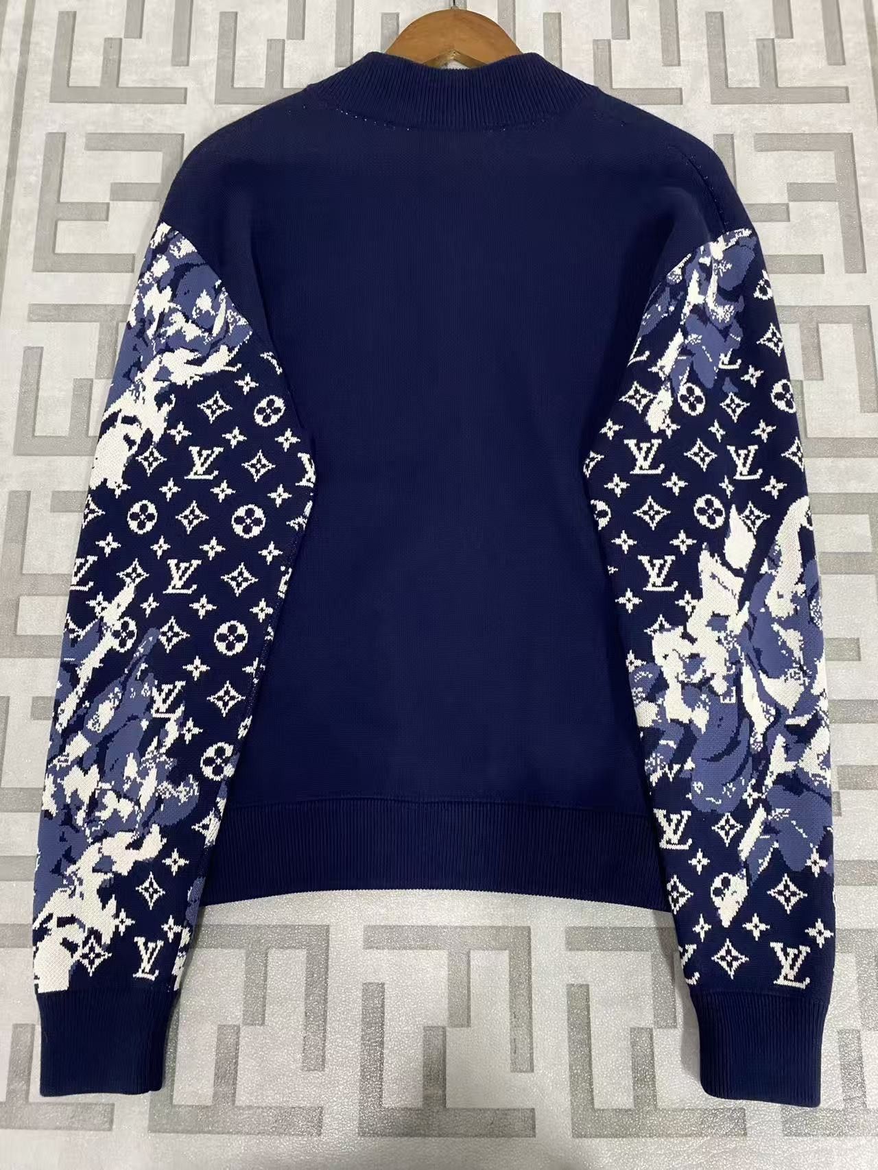 Louis Vuitton Louis Vuitton Monogram Bomber Jacket Size XS Size US S / EU 44-46 / 1 - 2 Thumbnail