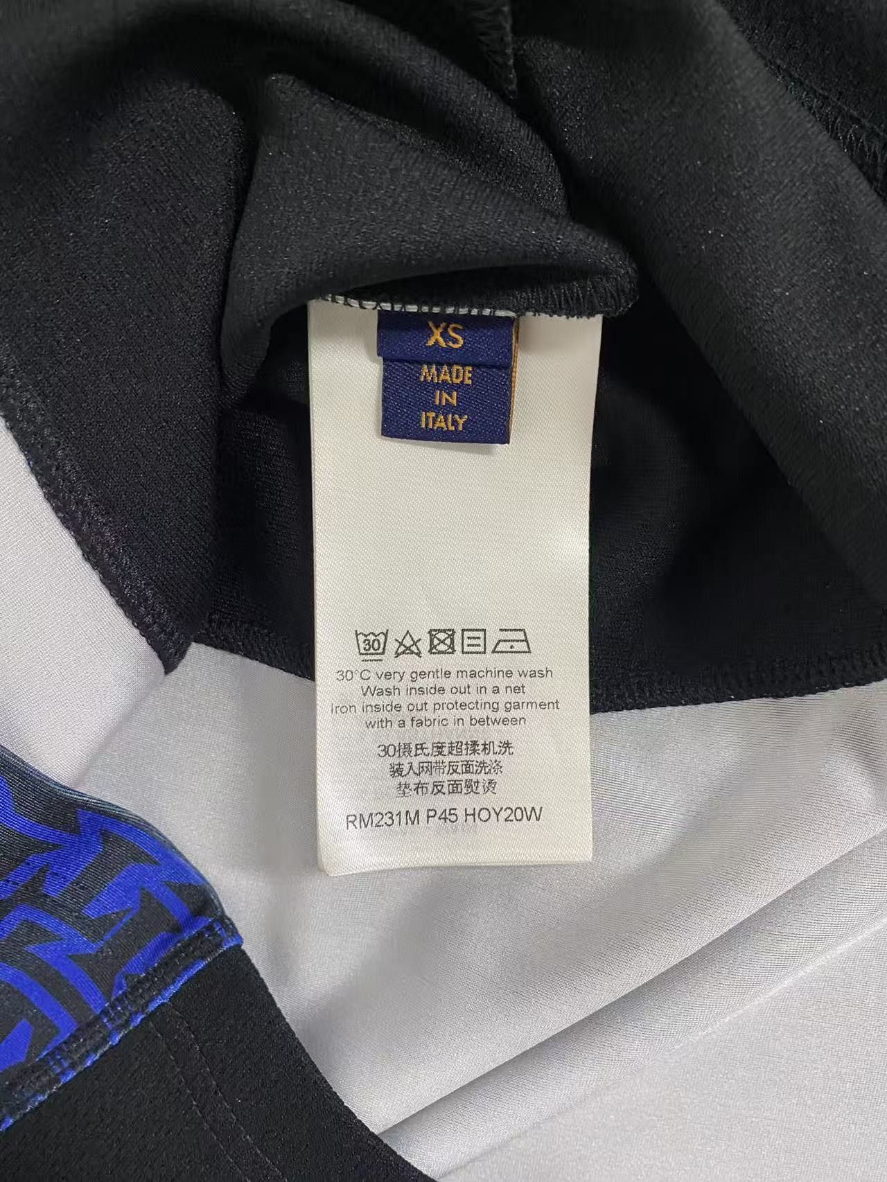 Louis Vuitton Louis Vuitton Monogram Short Sleeve T-Shirt Size XS Size US XS / EU 42 / 0 - 4 Thumbnail