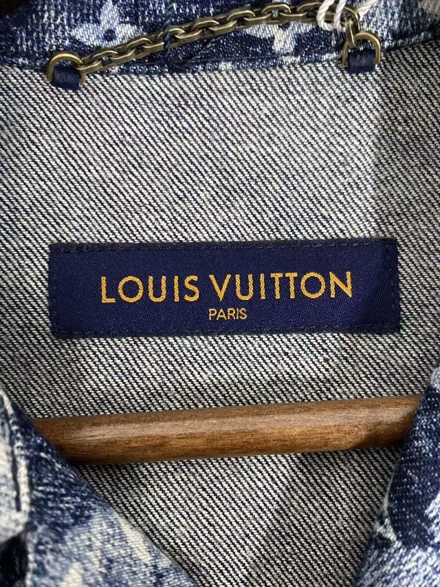 Louis Vuitton Louis Vuitton Monogram Print Shirt Size M Size US M / EU 48-50 / 2 - 3 Thumbnail