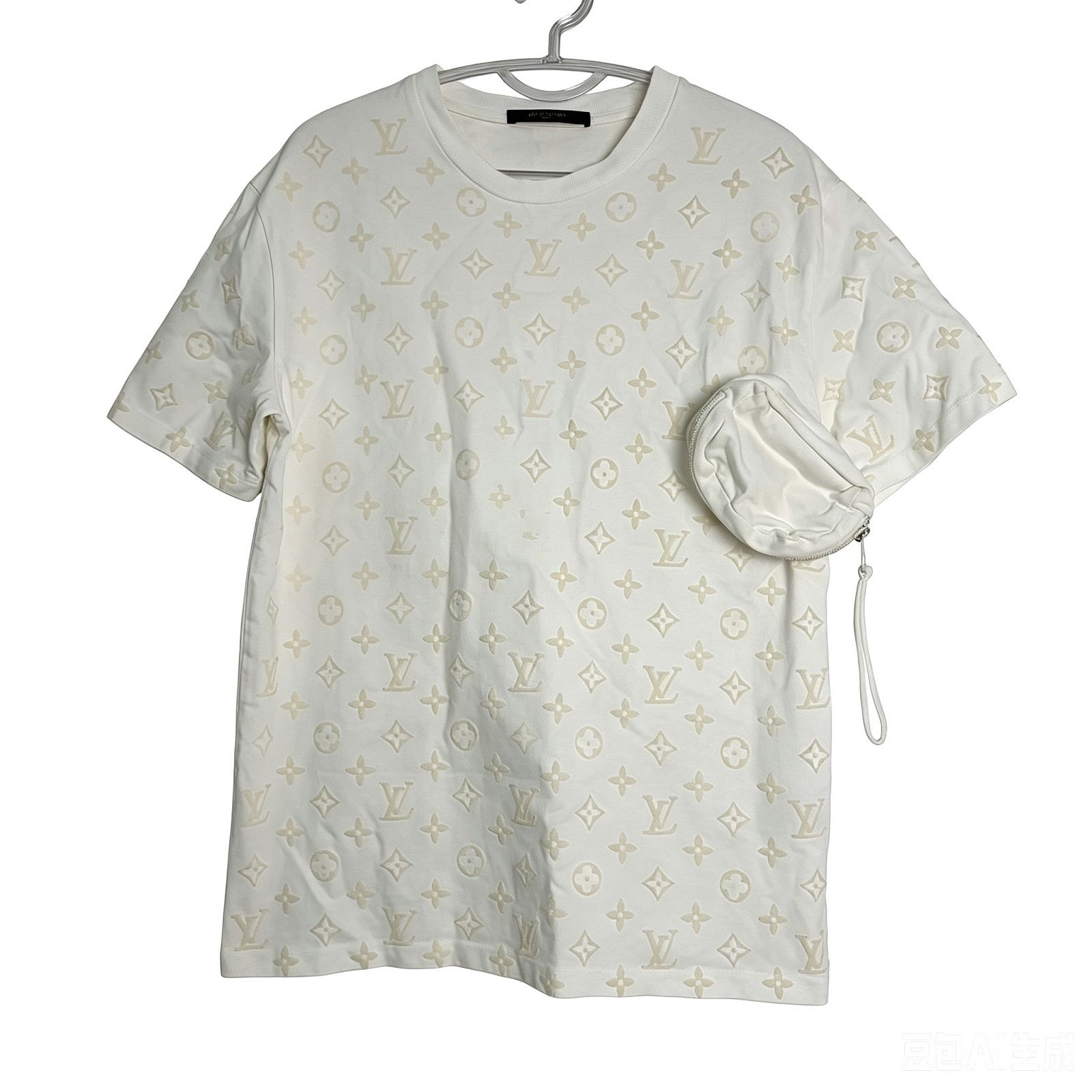 Louis Vuitton Louis Vuitton Monogram Pouch T-Shirt Size M Size US M / EU 48-50 / 2 - 9 Thumbnail