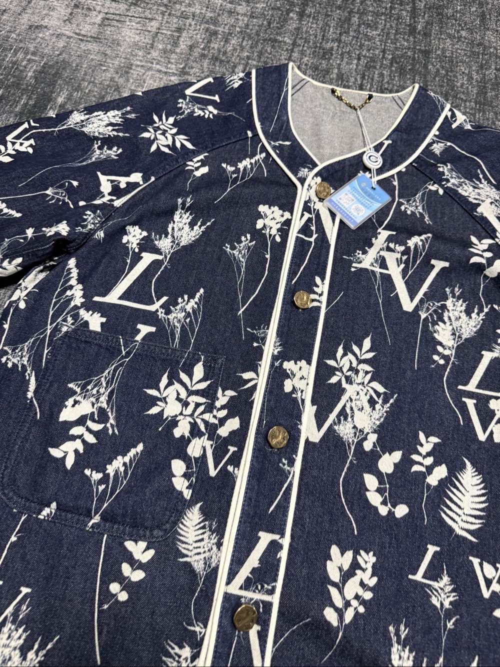 Louis Vuitton Louis Vuitton Floral Denim Short Sleeve Shirt Size M Size US M / EU 48-50 / 2 - 7 Thumbnail