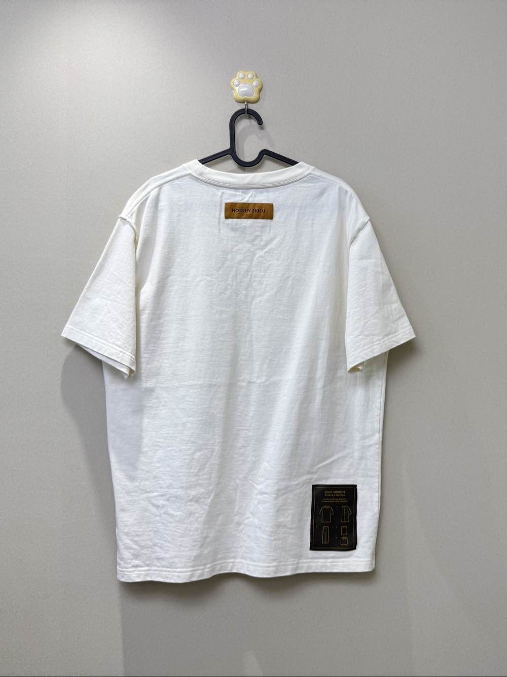 Louis Vuitton Louis Vuitton Staple Edition T-Shirt White Size XL Size US XL / EU 56 / 4 - 2 Thumbnail