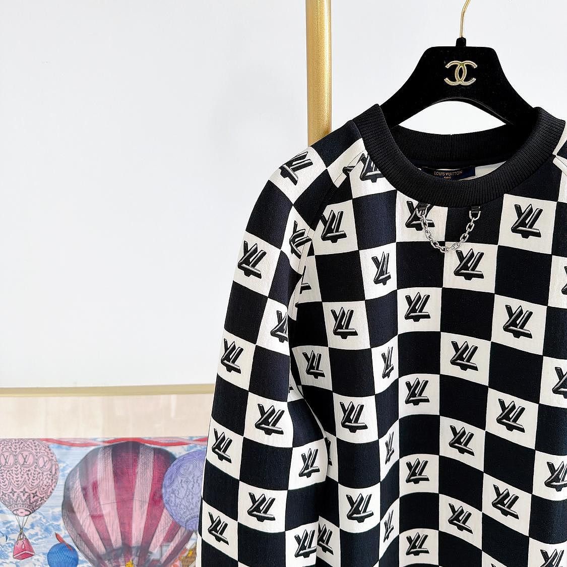 Louis Vuitton Louis Vuitton Damier Chain Crewneck Sweater Size L Size US L / EU 52-54 / 3 - 5 Thumbnail