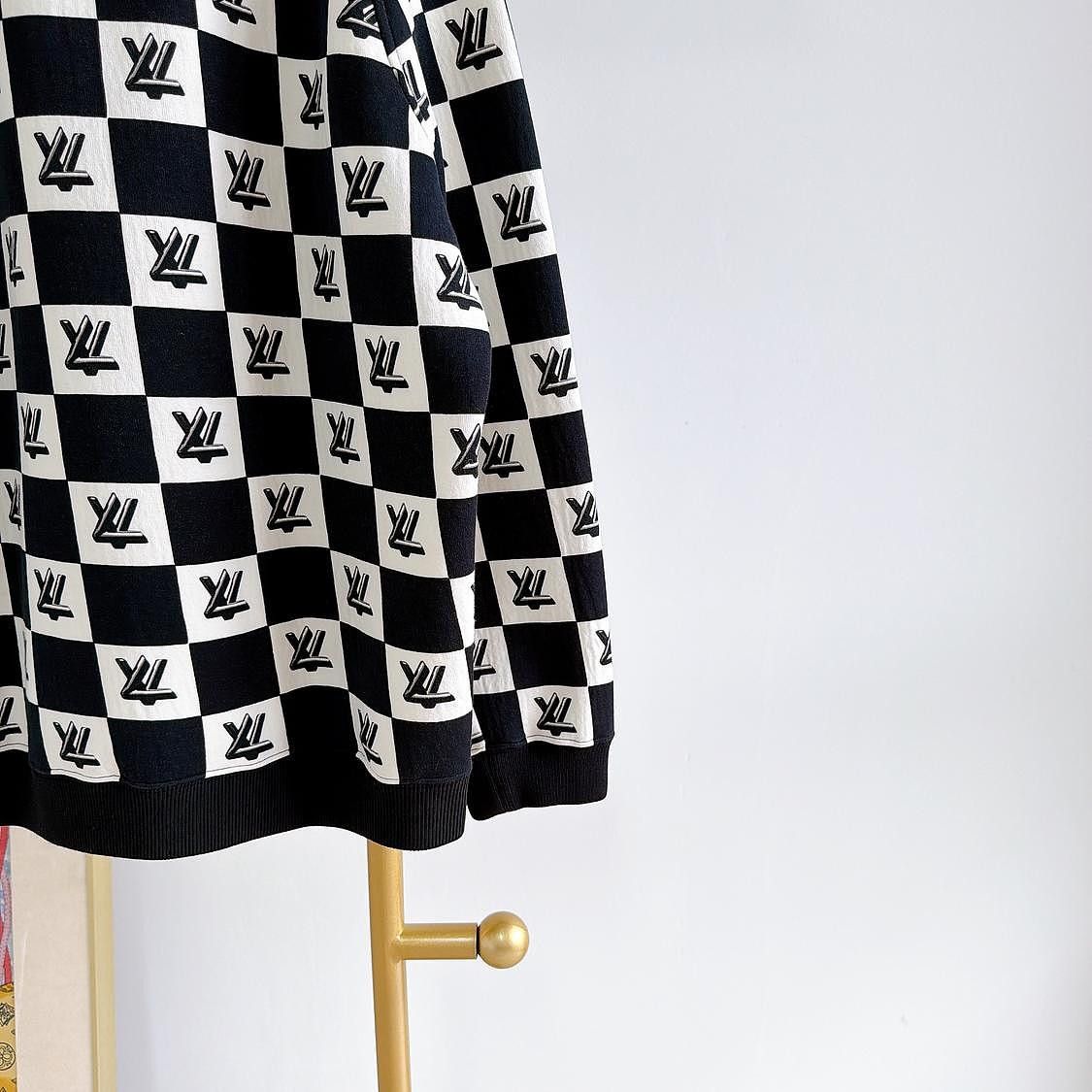 Louis Vuitton Louis Vuitton Damier Chain Crewneck Sweater Size L Size US L / EU 52-54 / 3 - 8 Thumbnail