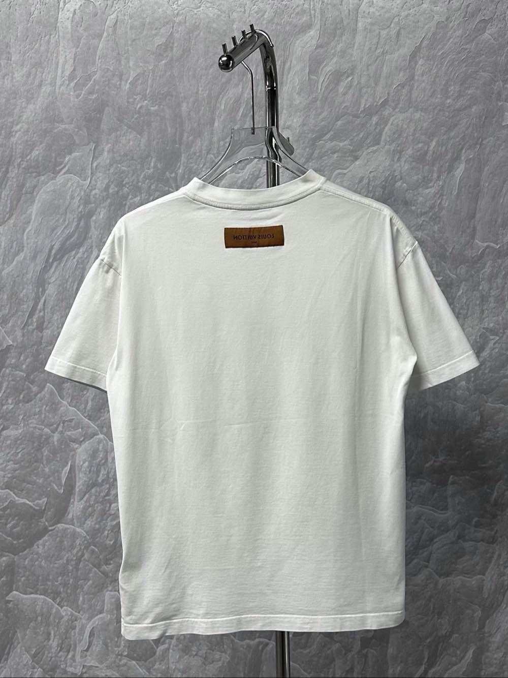 Louis Vuitton Louis Vuitton Bird Logo T-Shirt Size M Size US M / EU 48-50 / 2 - 2 Thumbnail