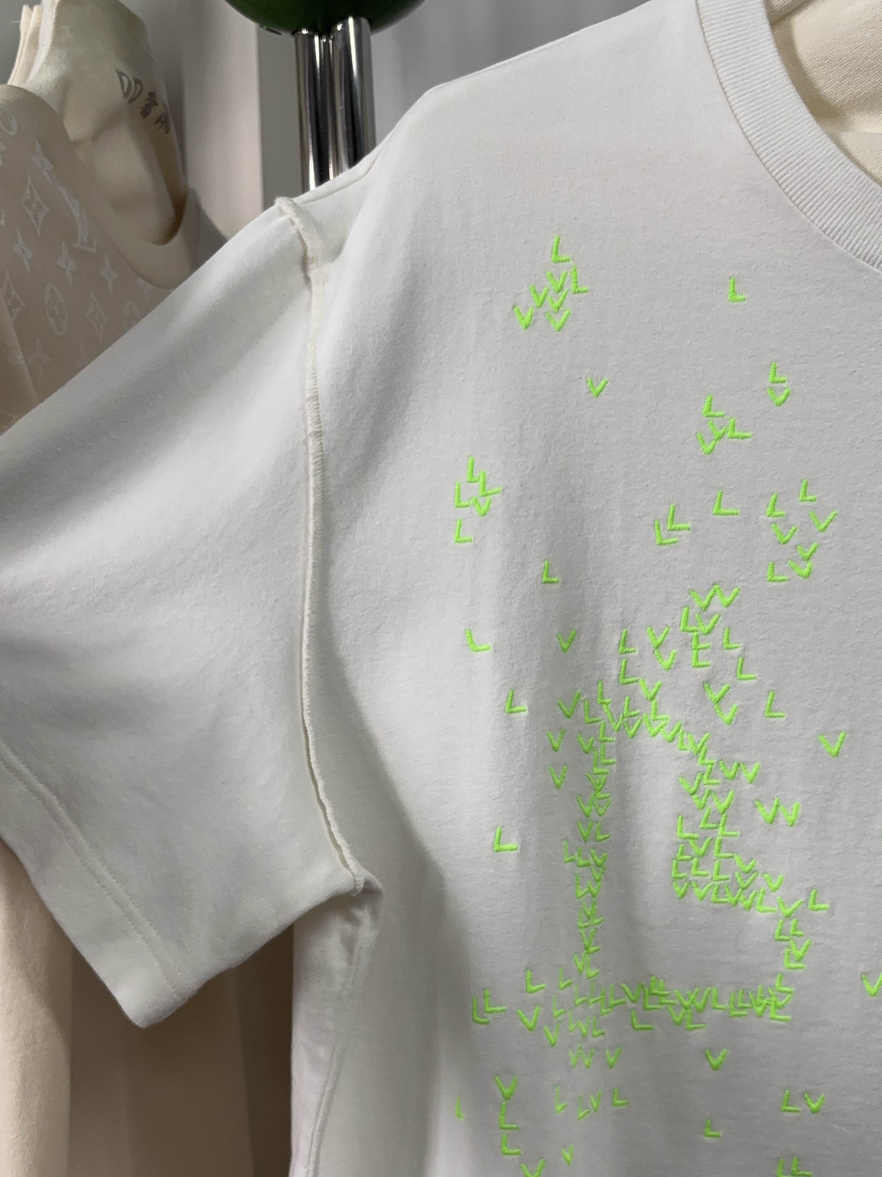 Louis Vuitton Louis Vuitton LV Spread Embroidery T-Shirt Size XXL Size US XXL / EU 58 / 5 - 6 Thumbnail