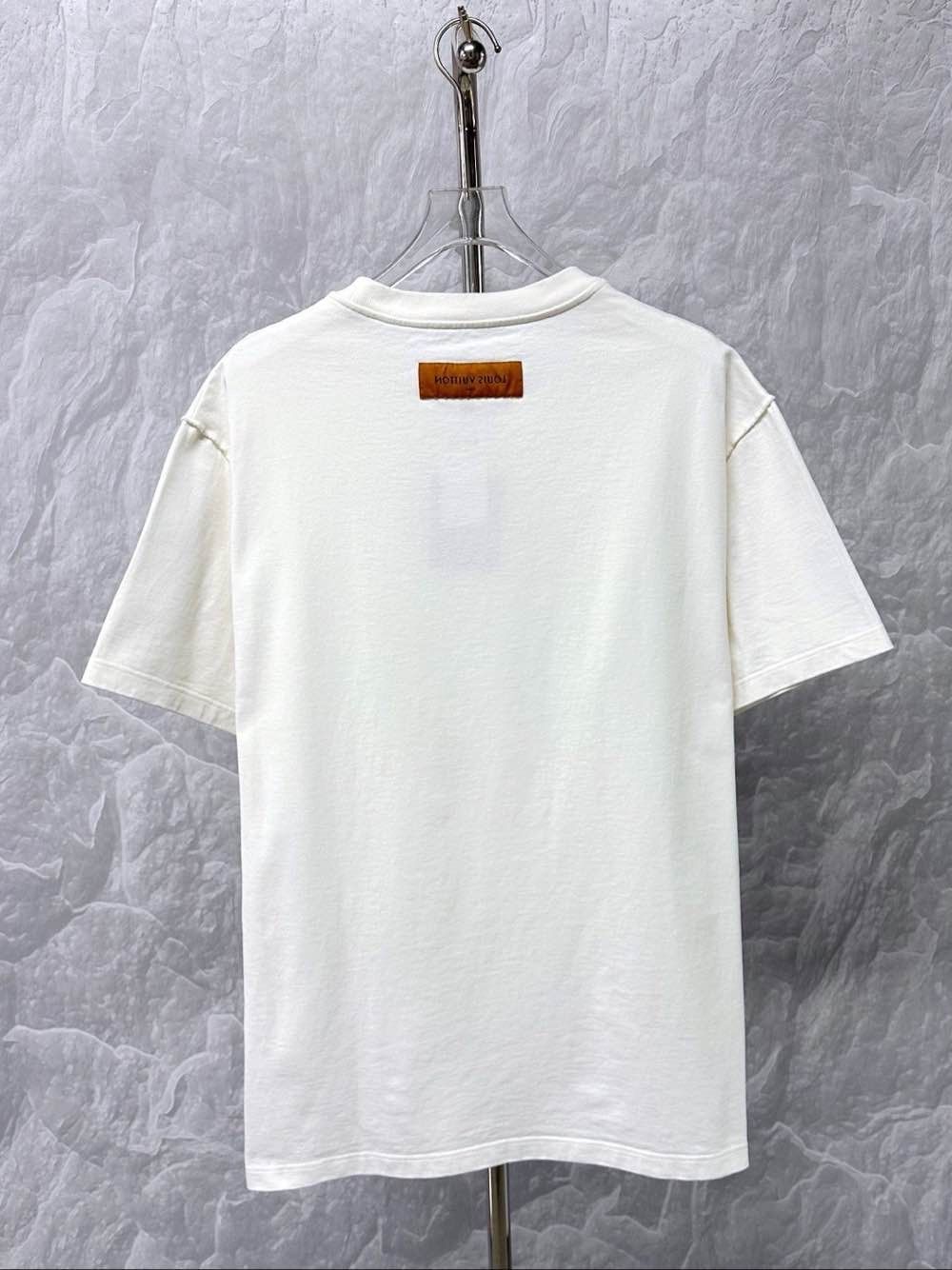Louis Vuitton Louis Vuitton LV Spread Embroidery T-Shirt Size XXL Size US XXL / EU 58 / 5 - 2 Thumbnail