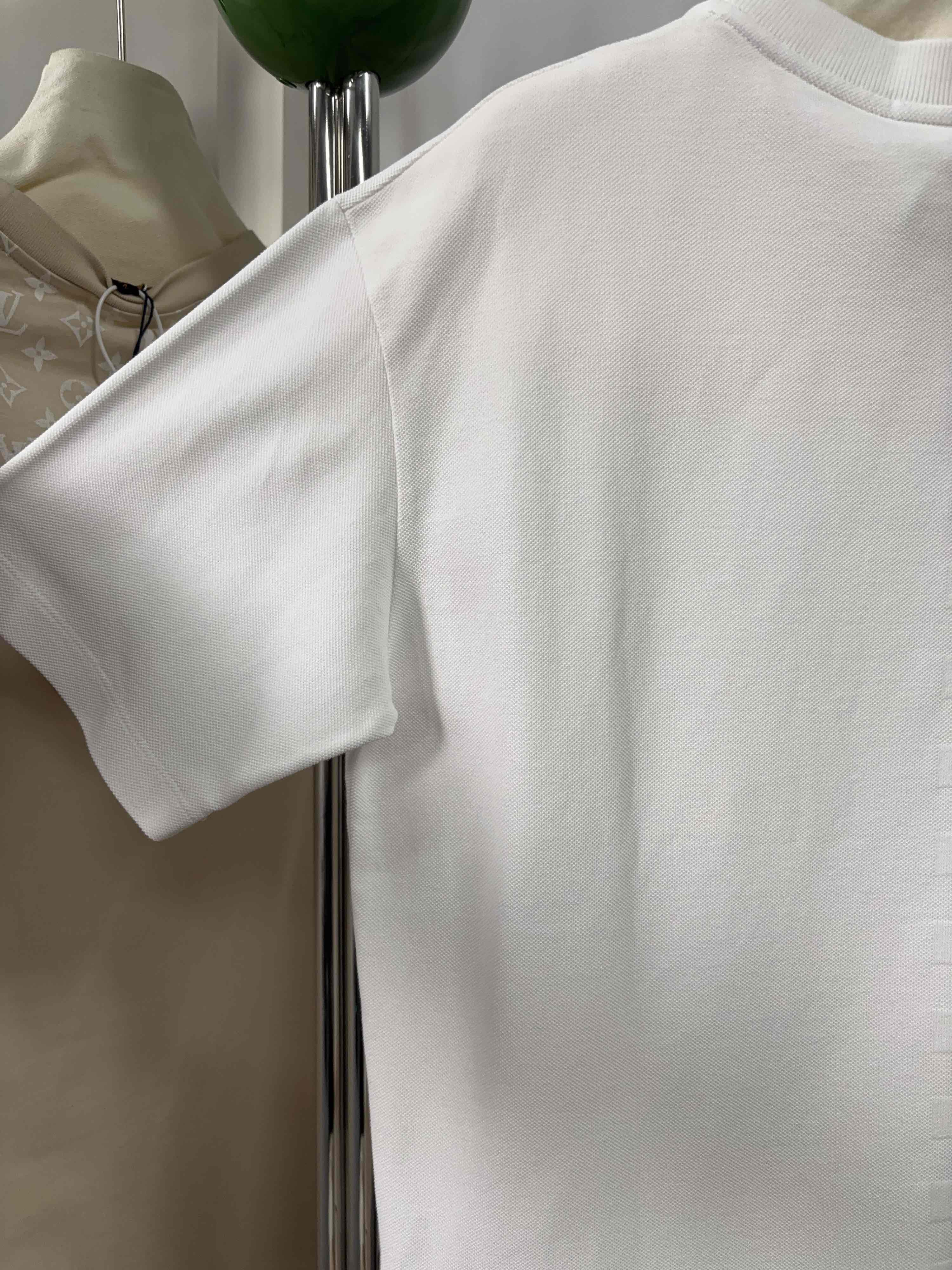 Louis Vuitton Louis Vuitton Damier Pocket T-Shirt Size M Size US M / EU 48-50 / 2 - 9 Thumbnail