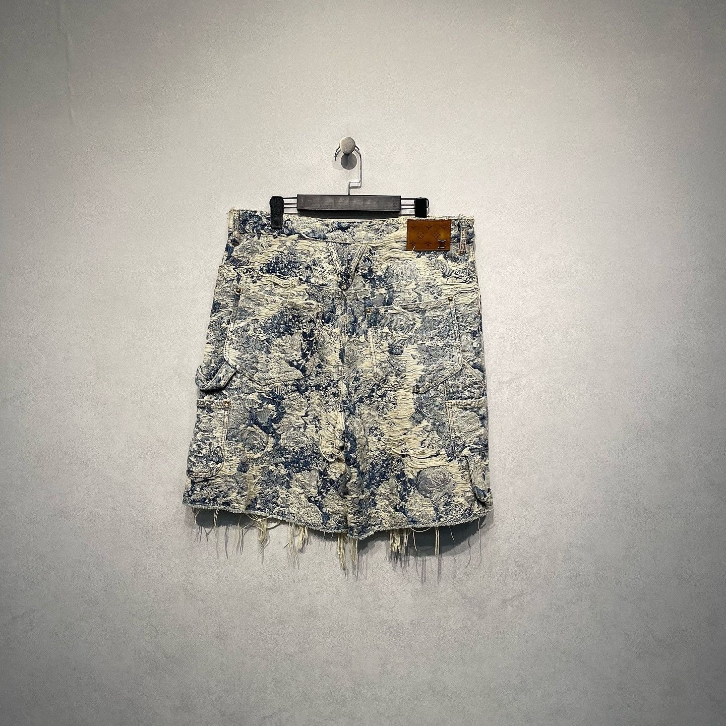 Louis Vuitton Louis Vuitton Floral Jacquard Denim Shorts Size 32 Size US 32 / EU 48 - 2 Thumbnail