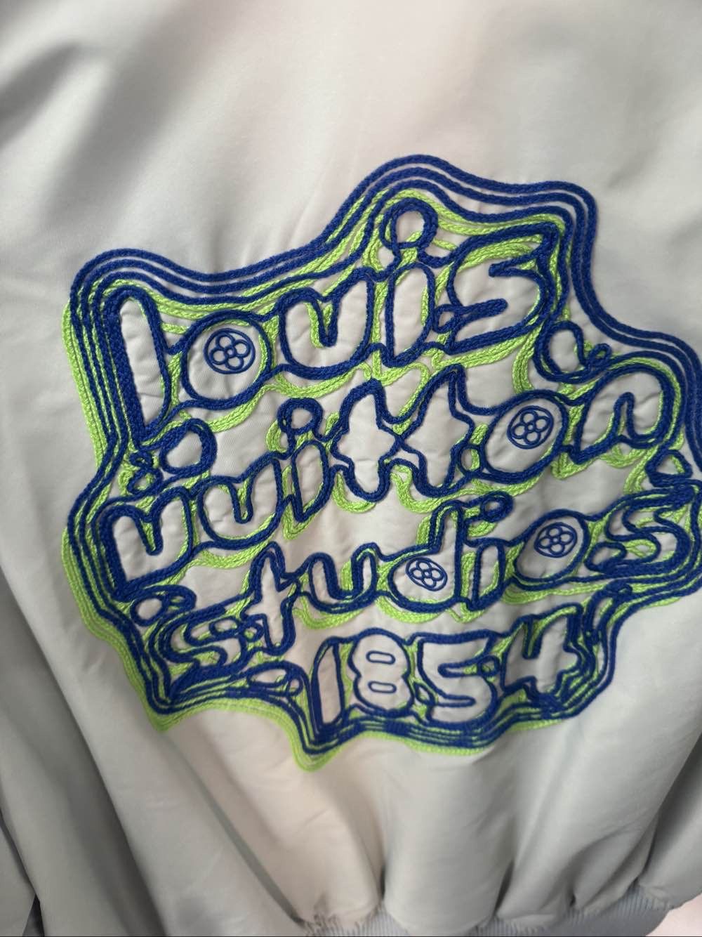 Louis Vuitton Louis Vuitton Logo Embroidered Bomber Jacket Size M Size US M / EU 48-50 / 2 - 11 Thumbnail
