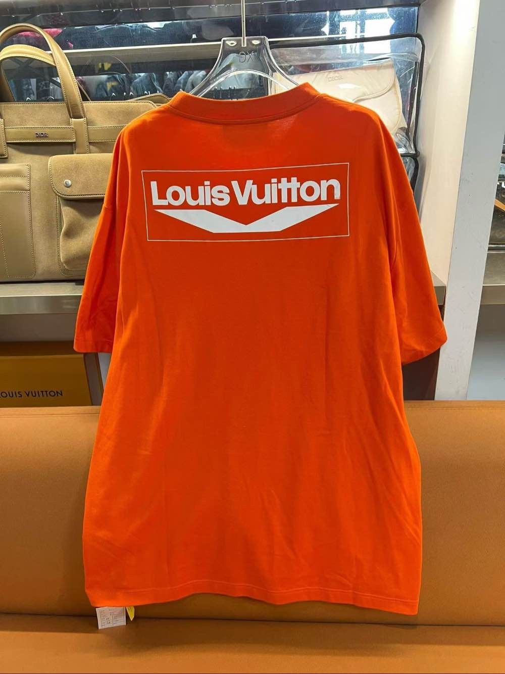 Louis Vuitton Louis Vuitton Logo Print T-Shirt Size XL Size US XL / EU 56 / 4 - 2 Thumbnail