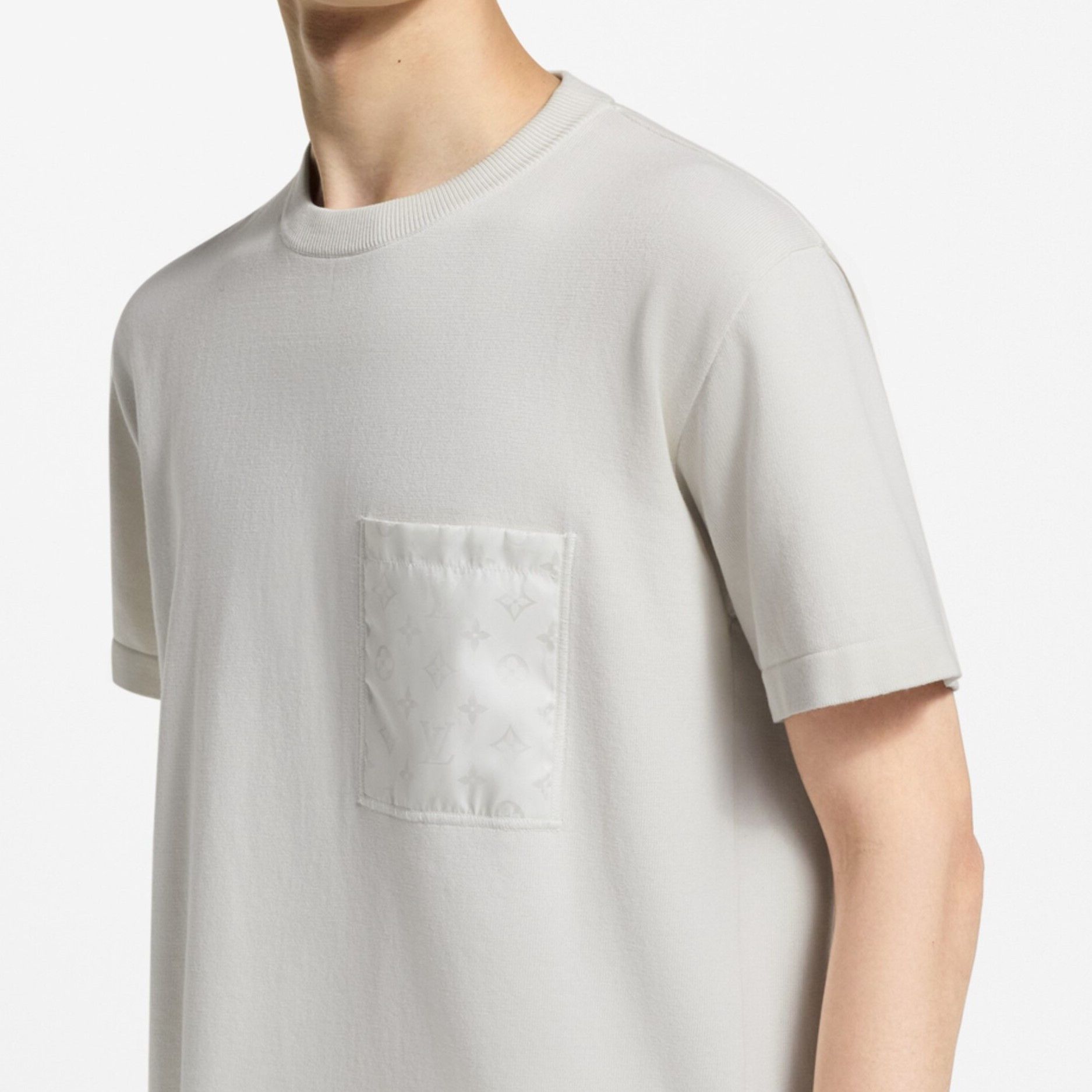 Louis Vuitton Louis Vuitton Monogram Pocket T-Shirt Size S Size US S / EU 44-46 / 1 - 14 Thumbnail