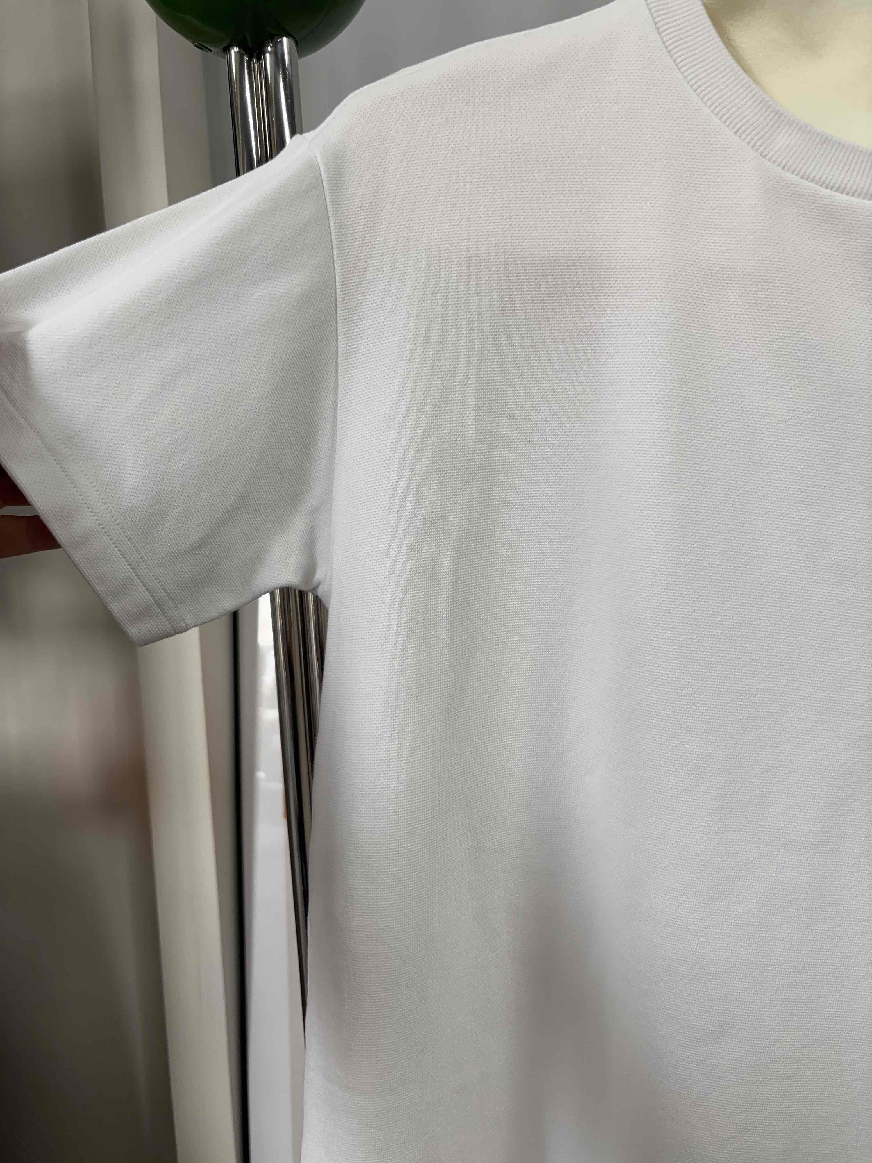 Louis Vuitton Louis Vuitton Monogram Pocket T-Shirt Size S Size US S / EU 44-46 / 1 - 7 Thumbnail