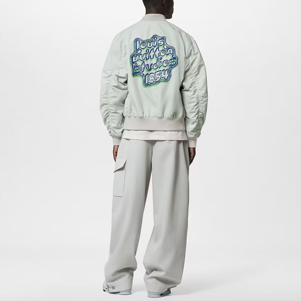 Louis Vuitton Louis Vuitton Logo Embroidered Bomber Jacket Size M Size US M / EU 48-50 / 2 - 13 Thumbnail