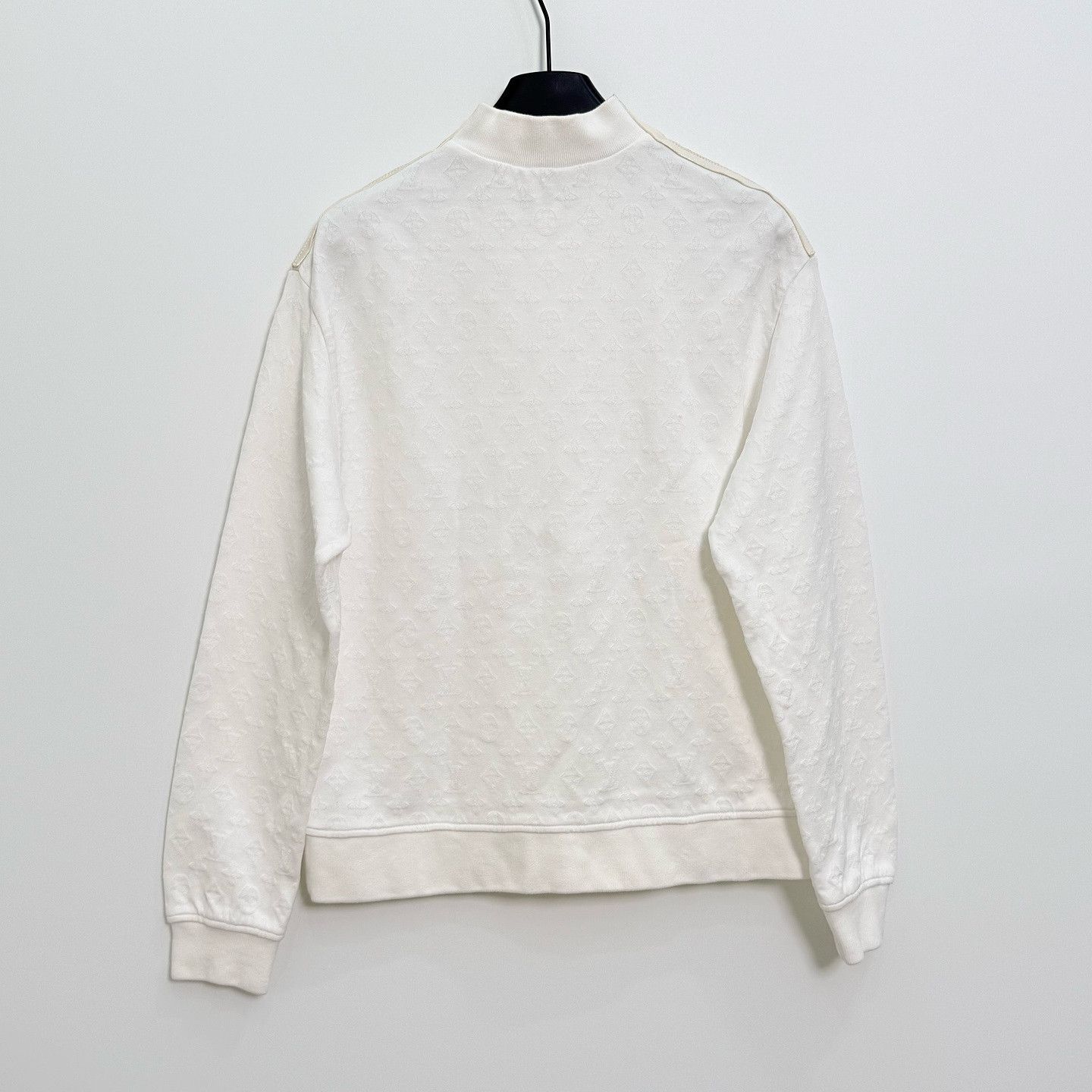 Louis Vuitton Louis Vuitton Monogram Embossed Sweatshirt XS Size XS / US 0-2 / IT 36-38 - 2 Thumbnail