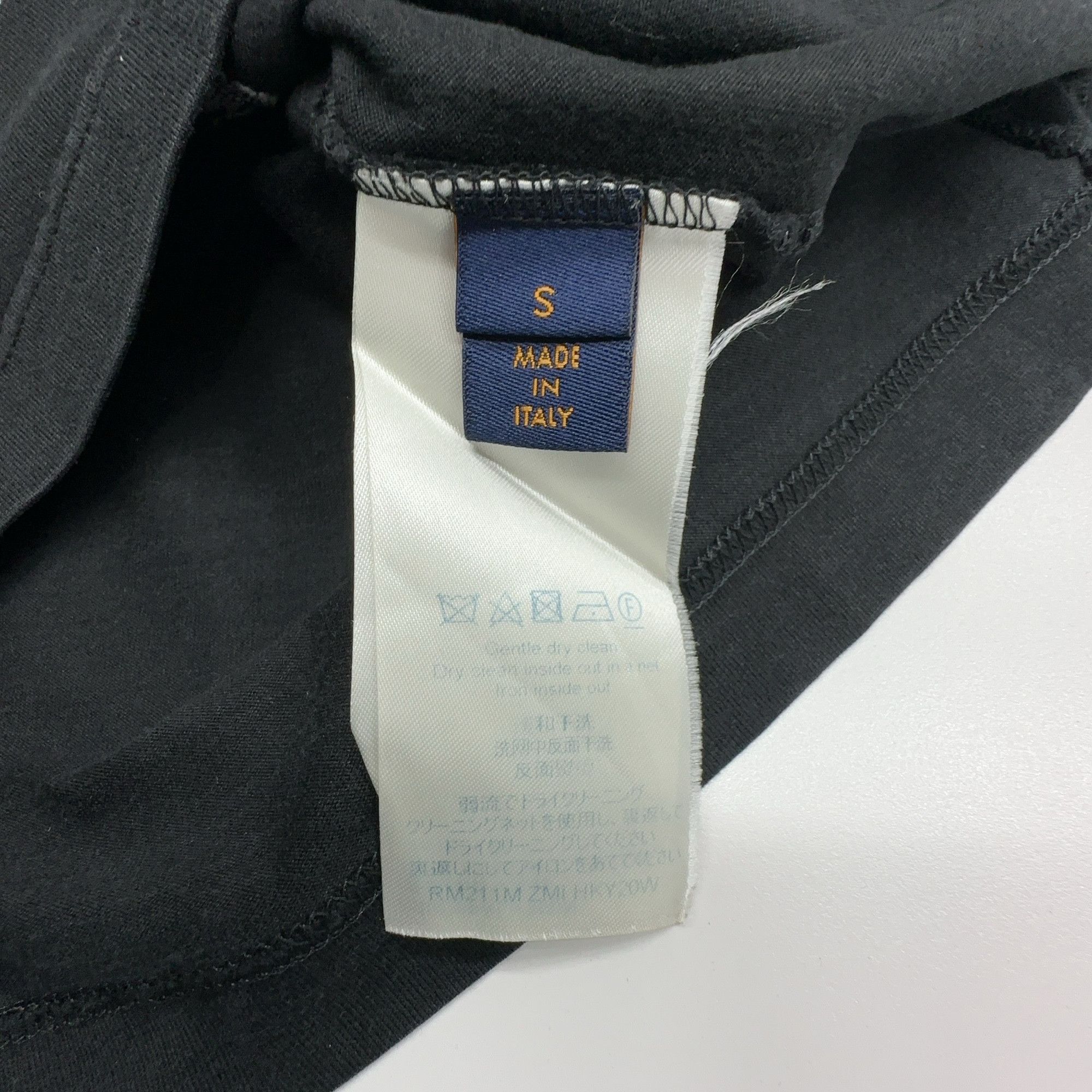 Louis Vuitton Louis Vuitton Graphic Logo T-Shirt Size S Size US S / EU 44-46 / 1 - 3 Thumbnail