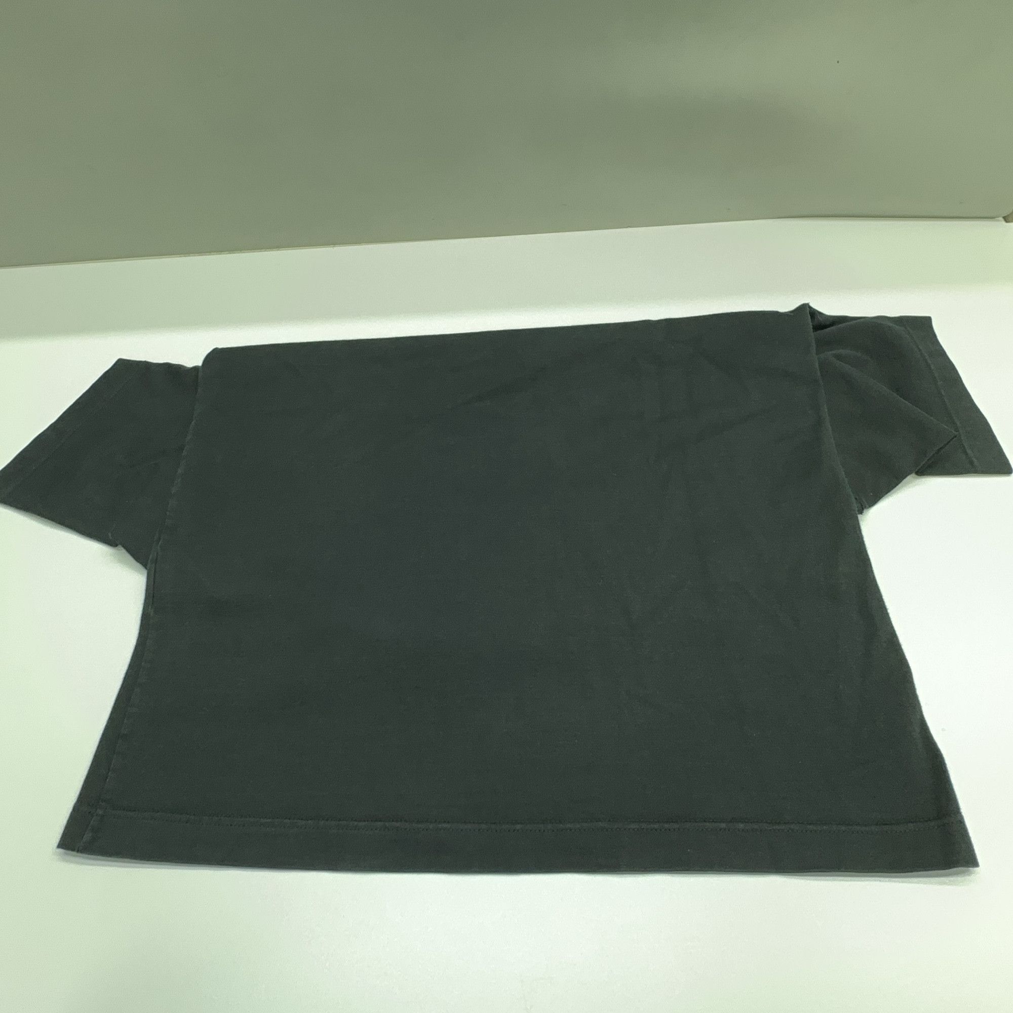 Louis Vuitton Louis Vuitton Graphic Logo T-Shirt Size S Size US S / EU 44-46 / 1 - 14 Thumbnail