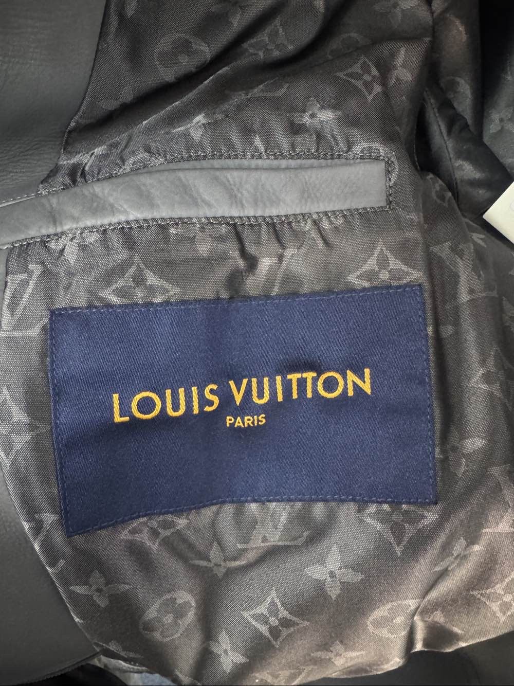 Louis Vuitton Louis Vuitton Leather Logo Jacket Size M Size US M / EU 48-50 / 2 - 3 Thumbnail