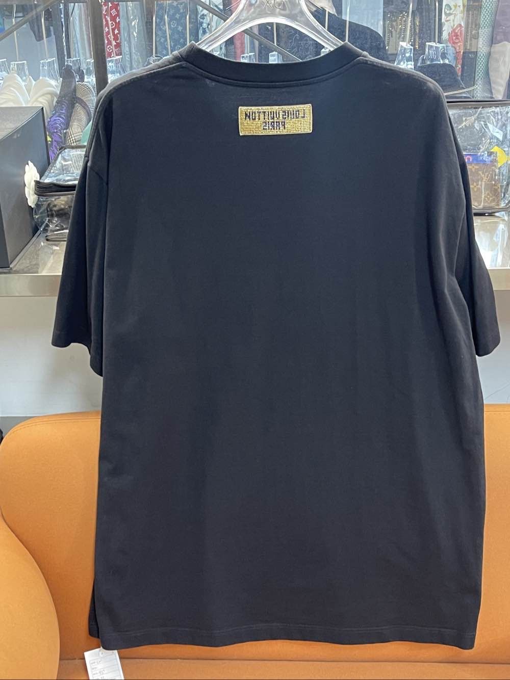 Louis Vuitton Louis Vuitton Beaded Logo T-Shirt Size L Size US L / EU 52-54 / 3 - 2 Thumbnail